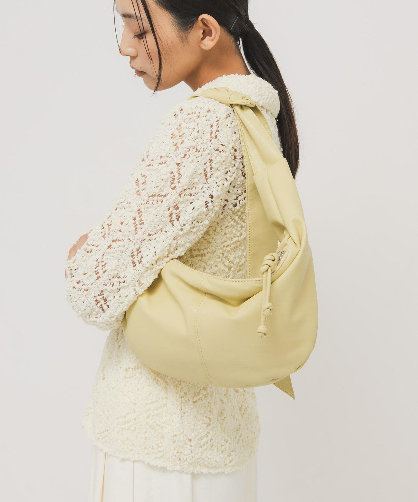 軟質休閒圓形單肩包