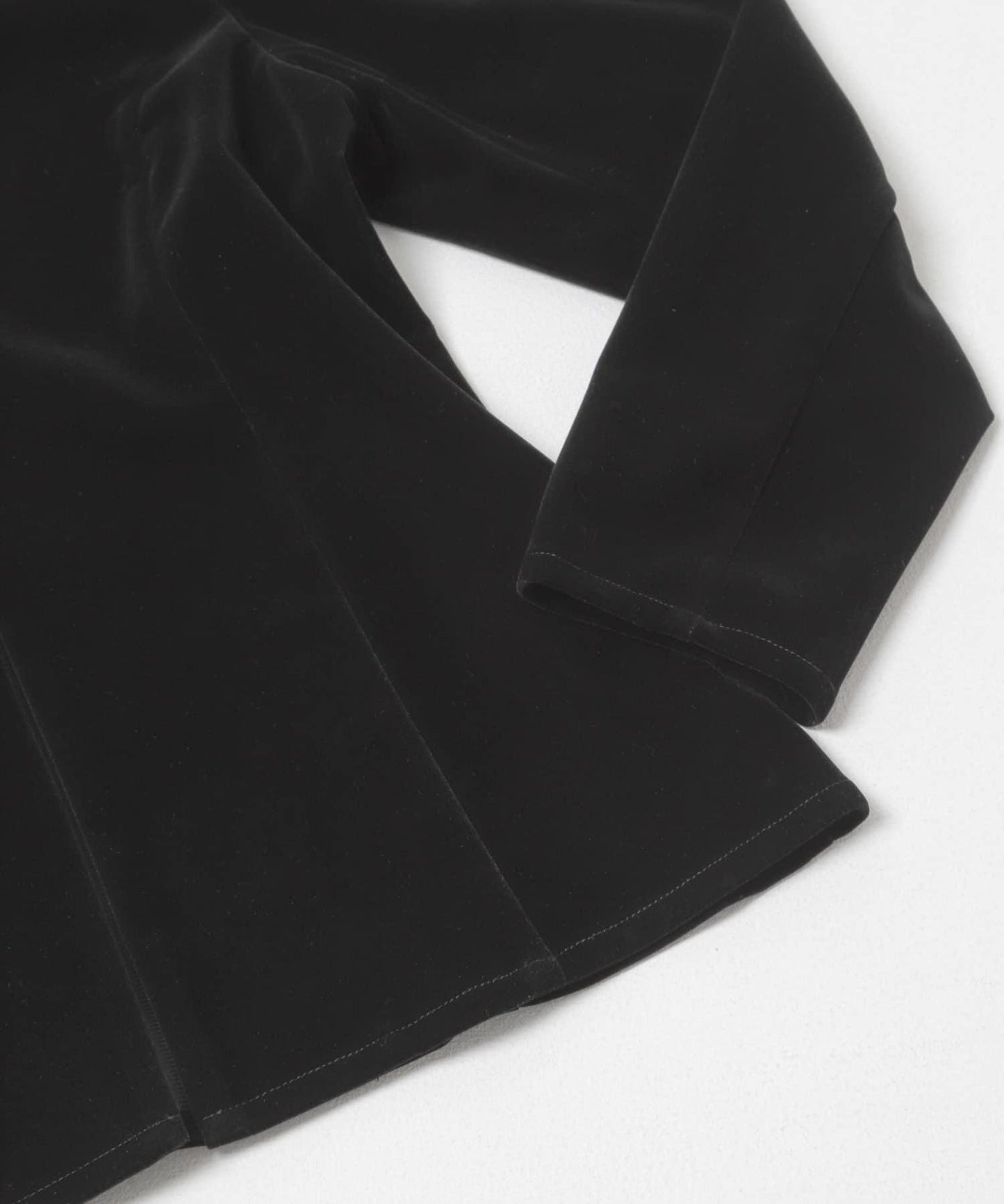 泡泡袖天鵝絨襯衫