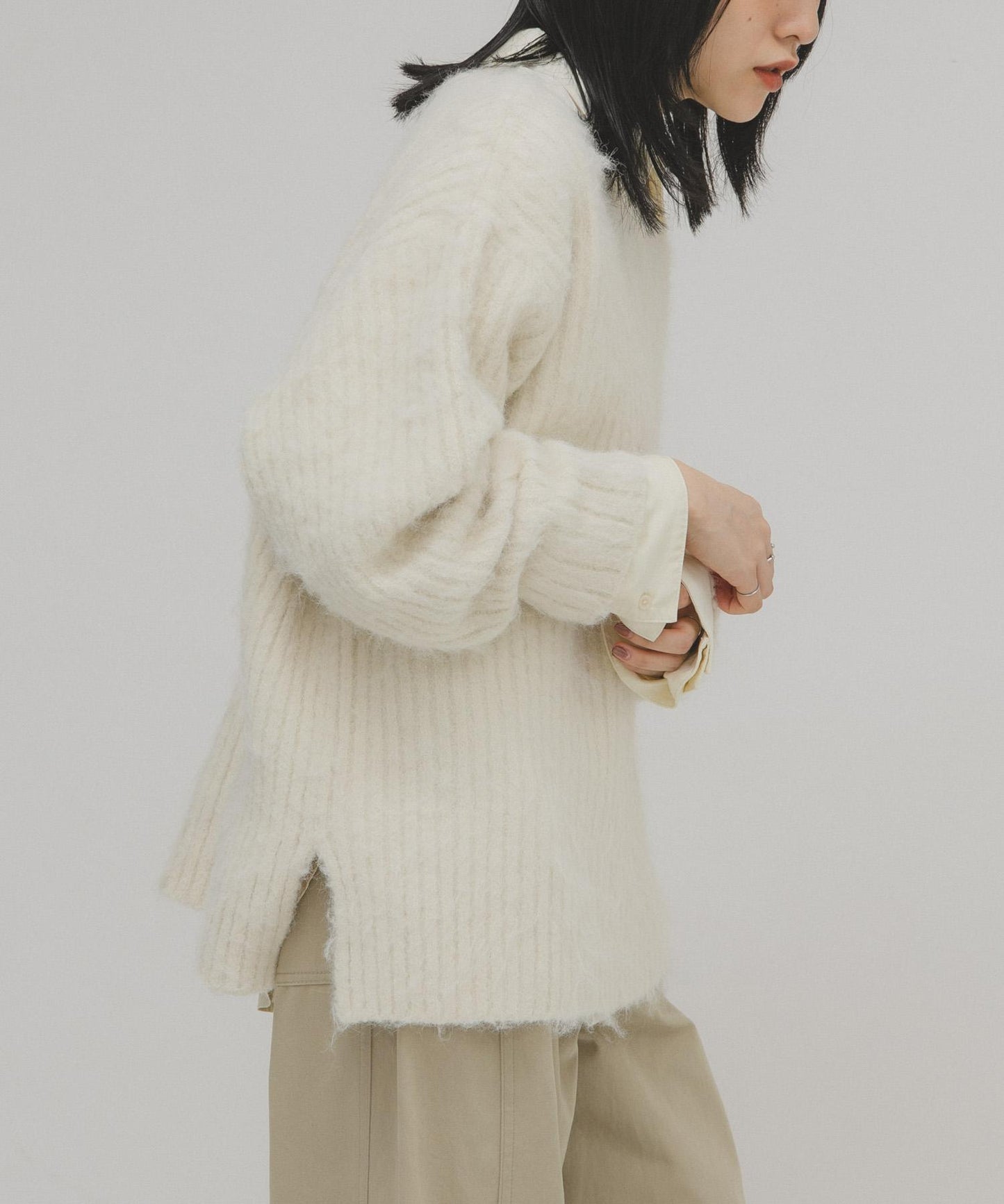 鏤空羅紋針織衫