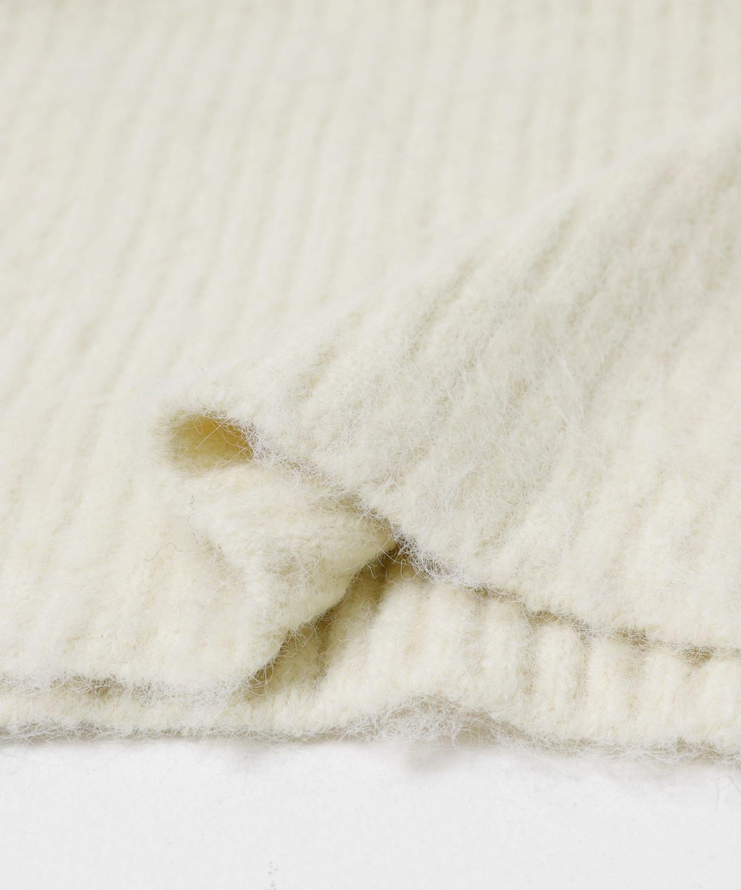 鏤空羅紋針織衫