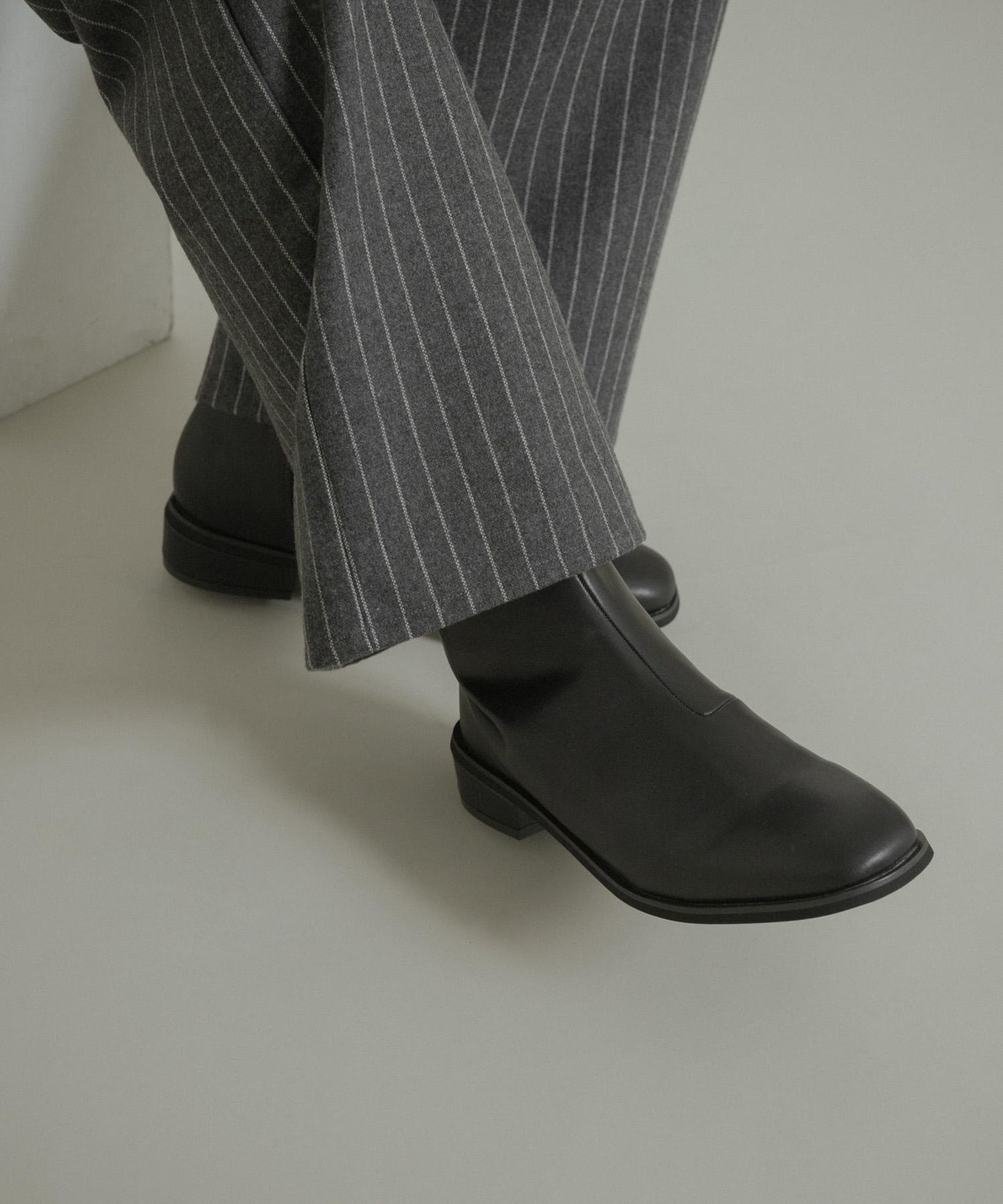 方頭側拉鍊樂福靴