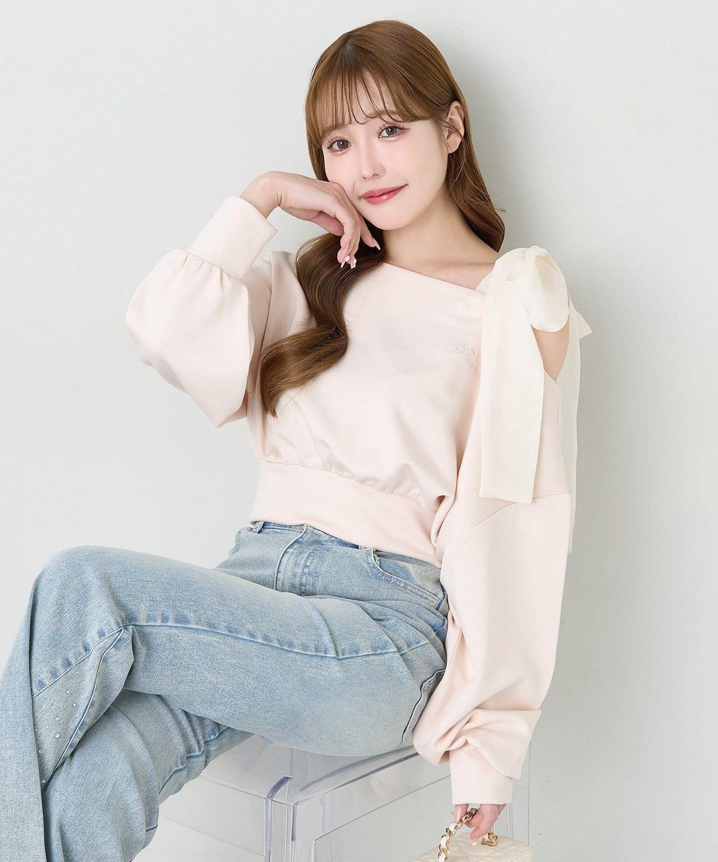 肩部蝴蝶結上衣