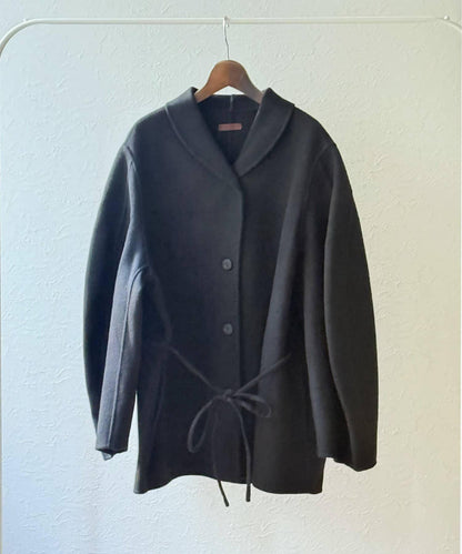 《RRACE》披肩領半身大衣