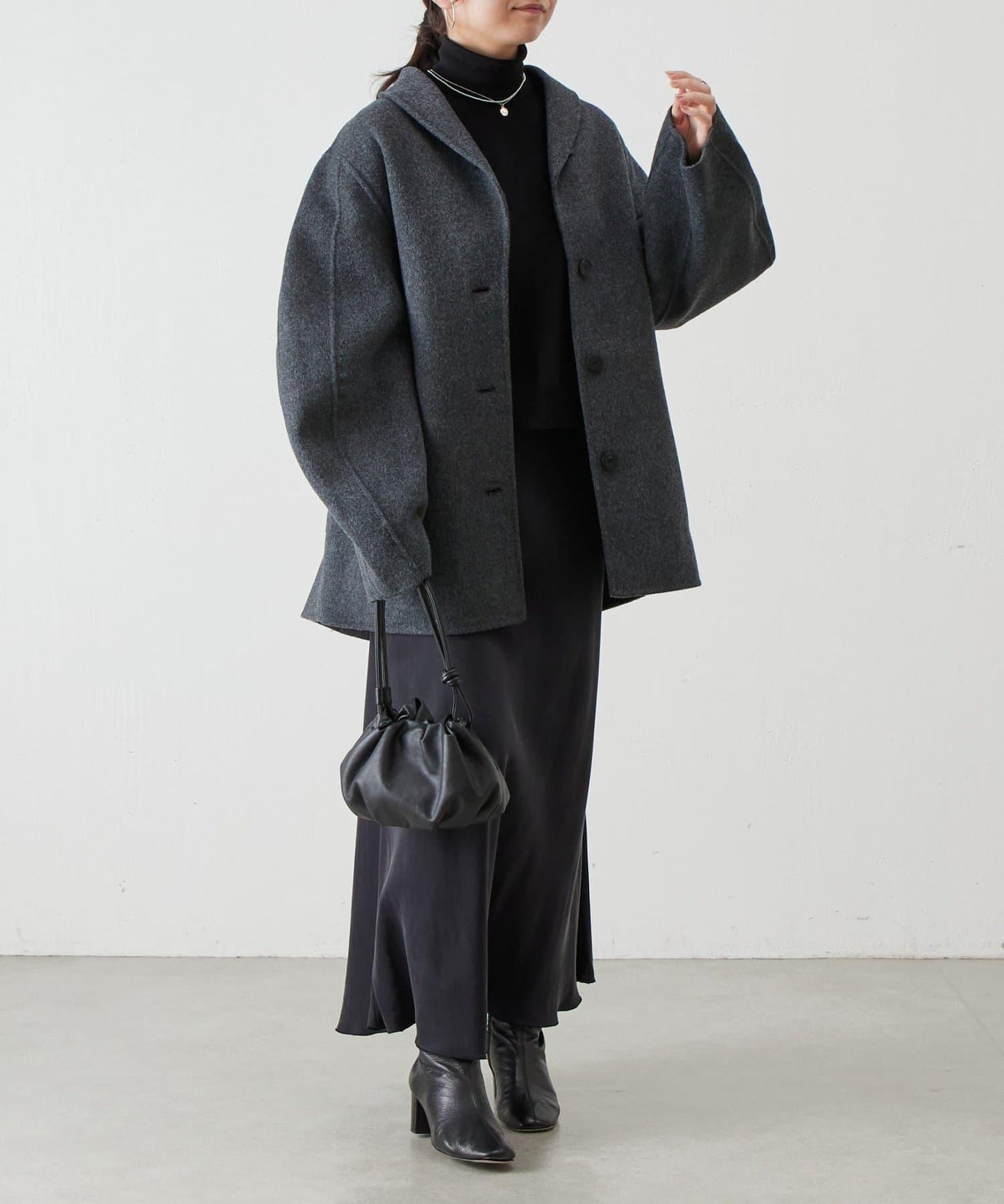 《RRACE》披肩領半身大衣