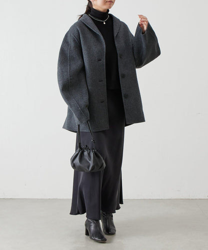 《RRACE》披肩領半身大衣