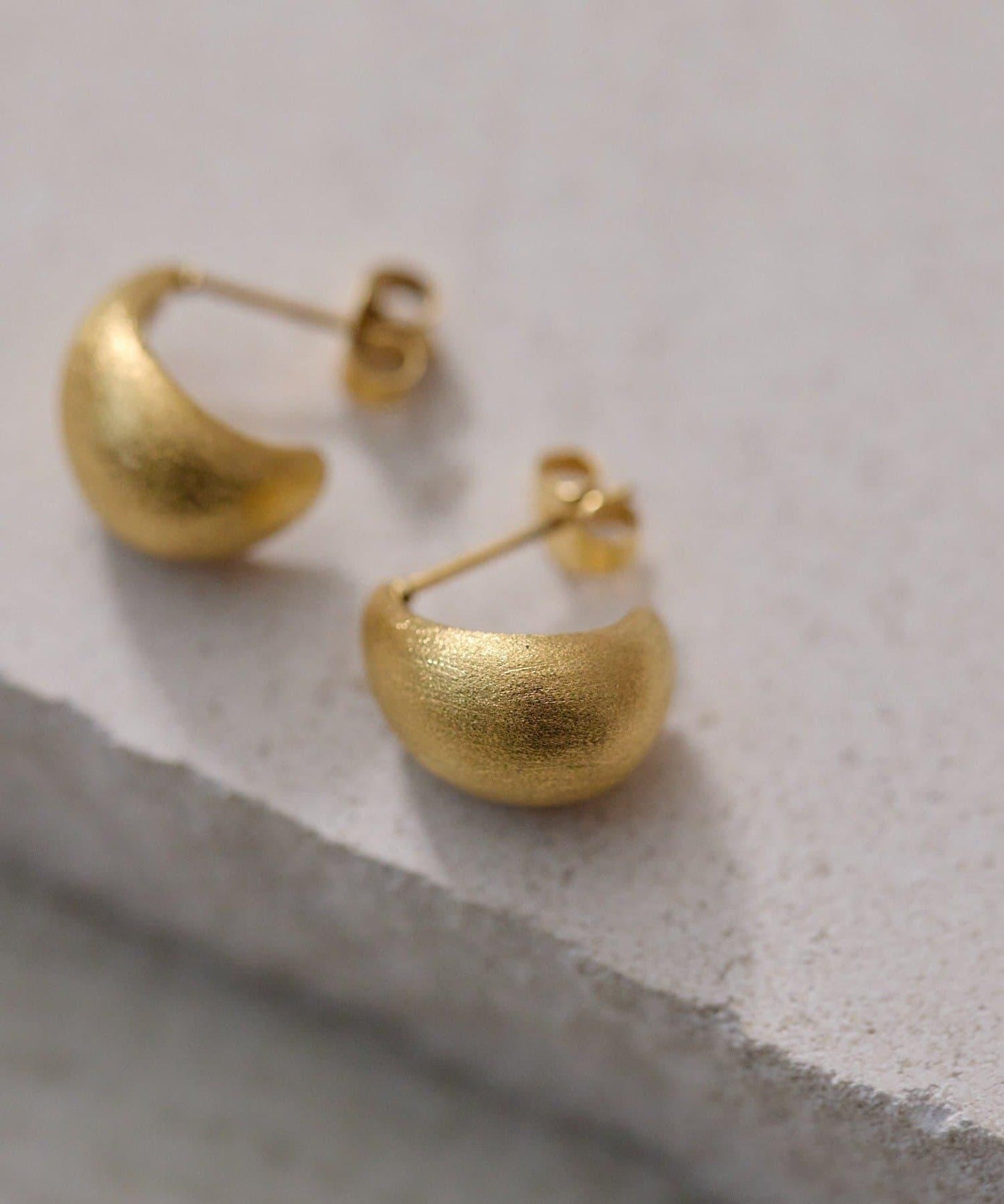 金屬過敏適用/不鏽鋼緞面水滴耳環