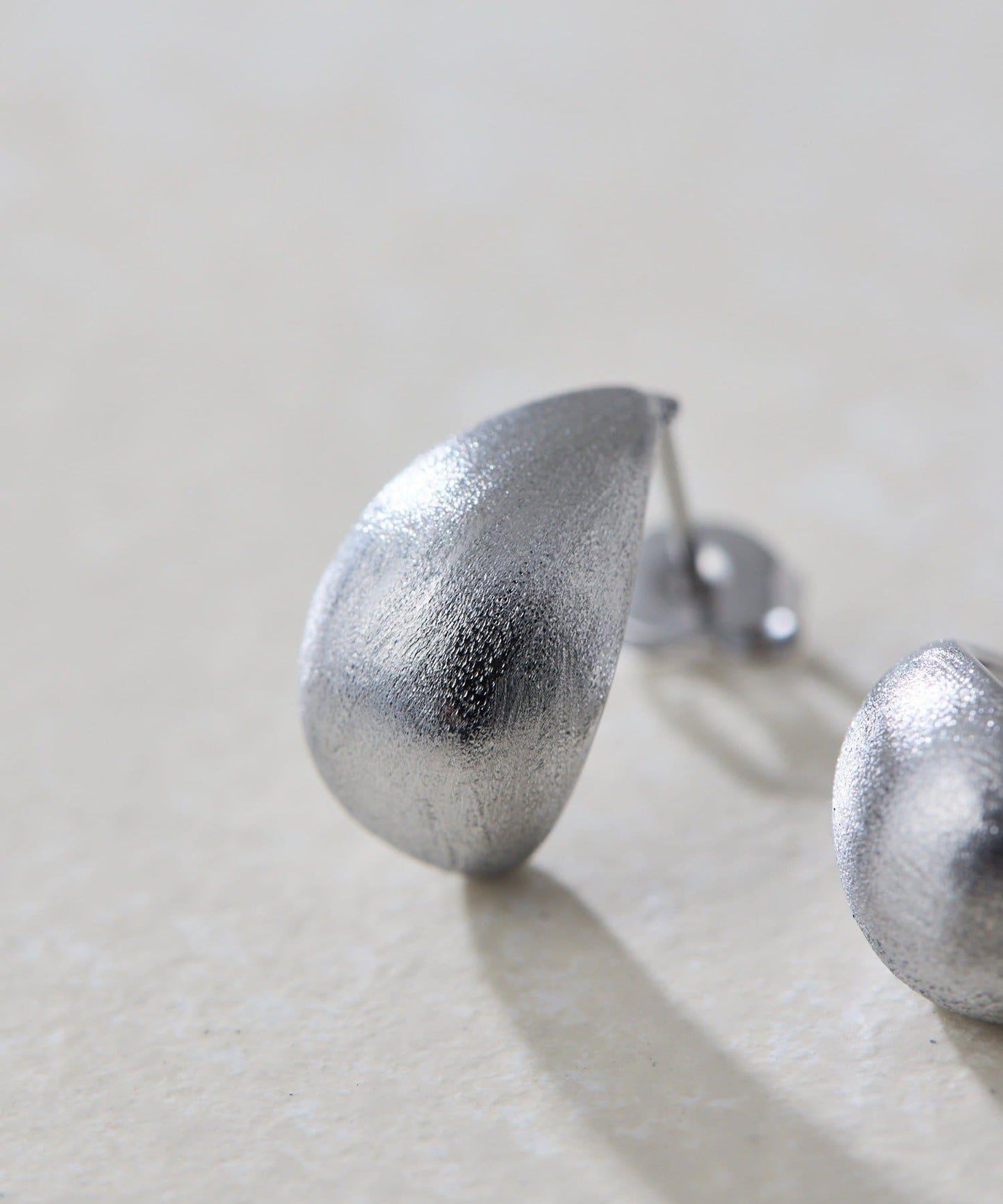 金屬過敏適用/不鏽鋼緞面水滴耳環