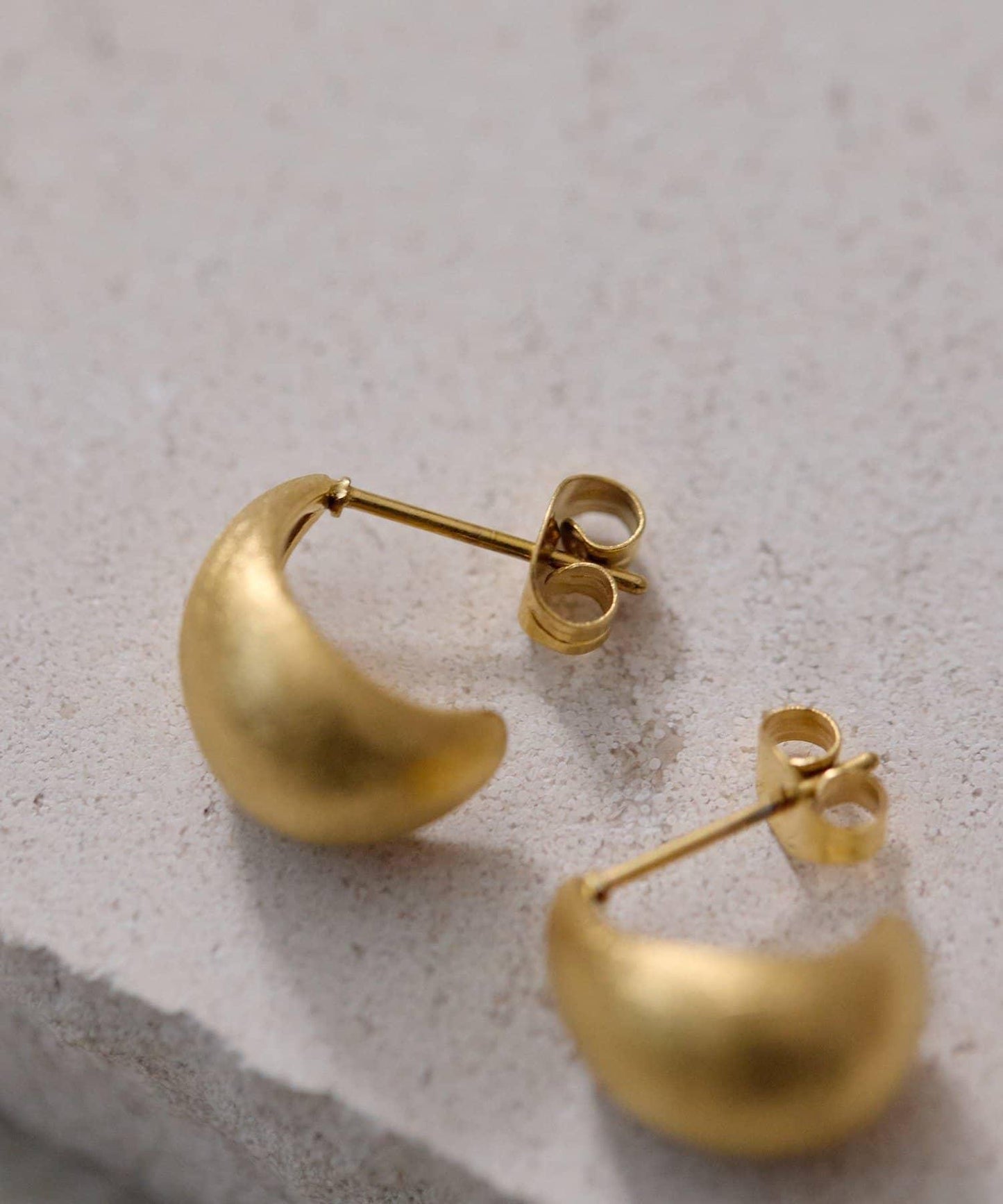 金屬過敏適用/不鏽鋼緞面水滴耳環