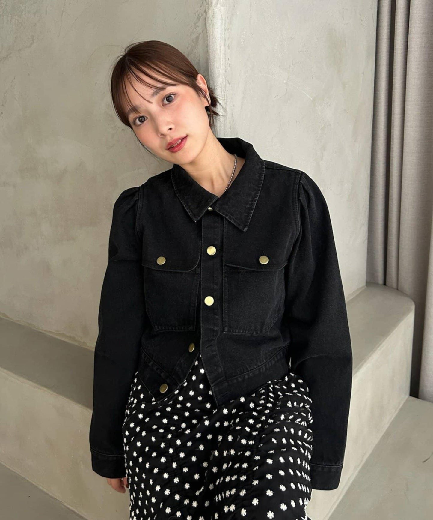 金色紐扣牛仔泡泡袖夾克