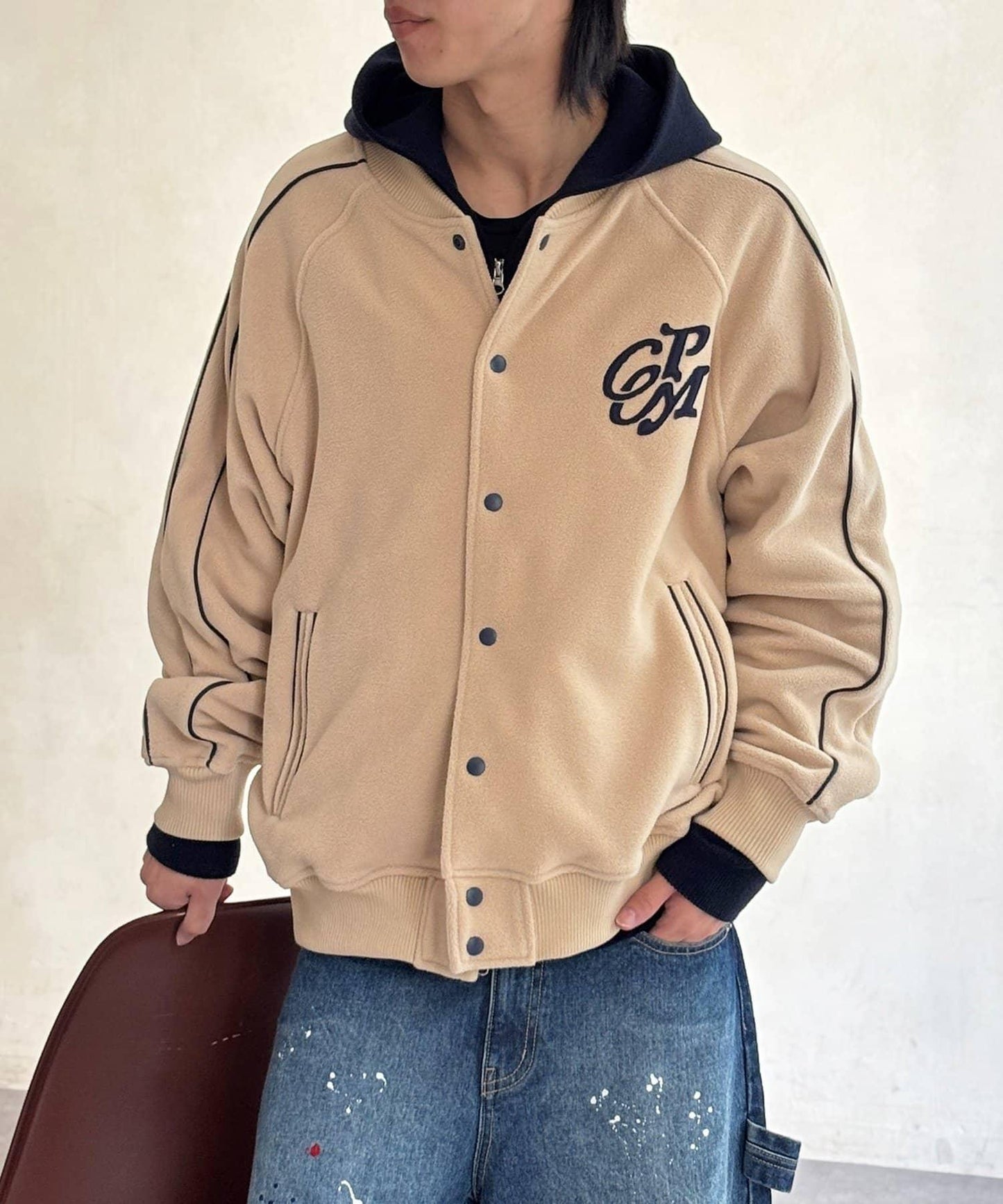 背面花卉圖案羊羔絨棒球夾克