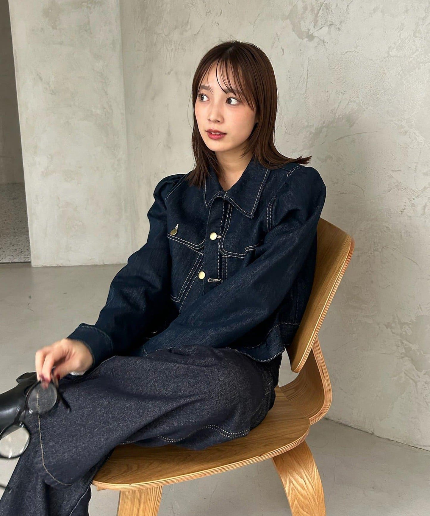 金色紐扣牛仔泡泡袖夾克