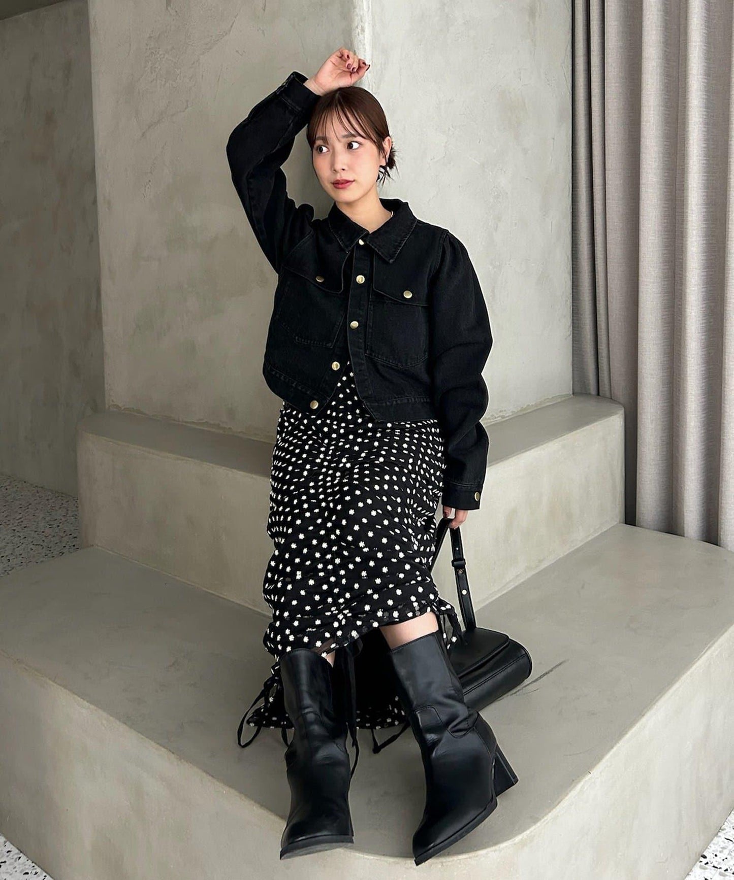 金色紐扣牛仔泡泡袖夾克