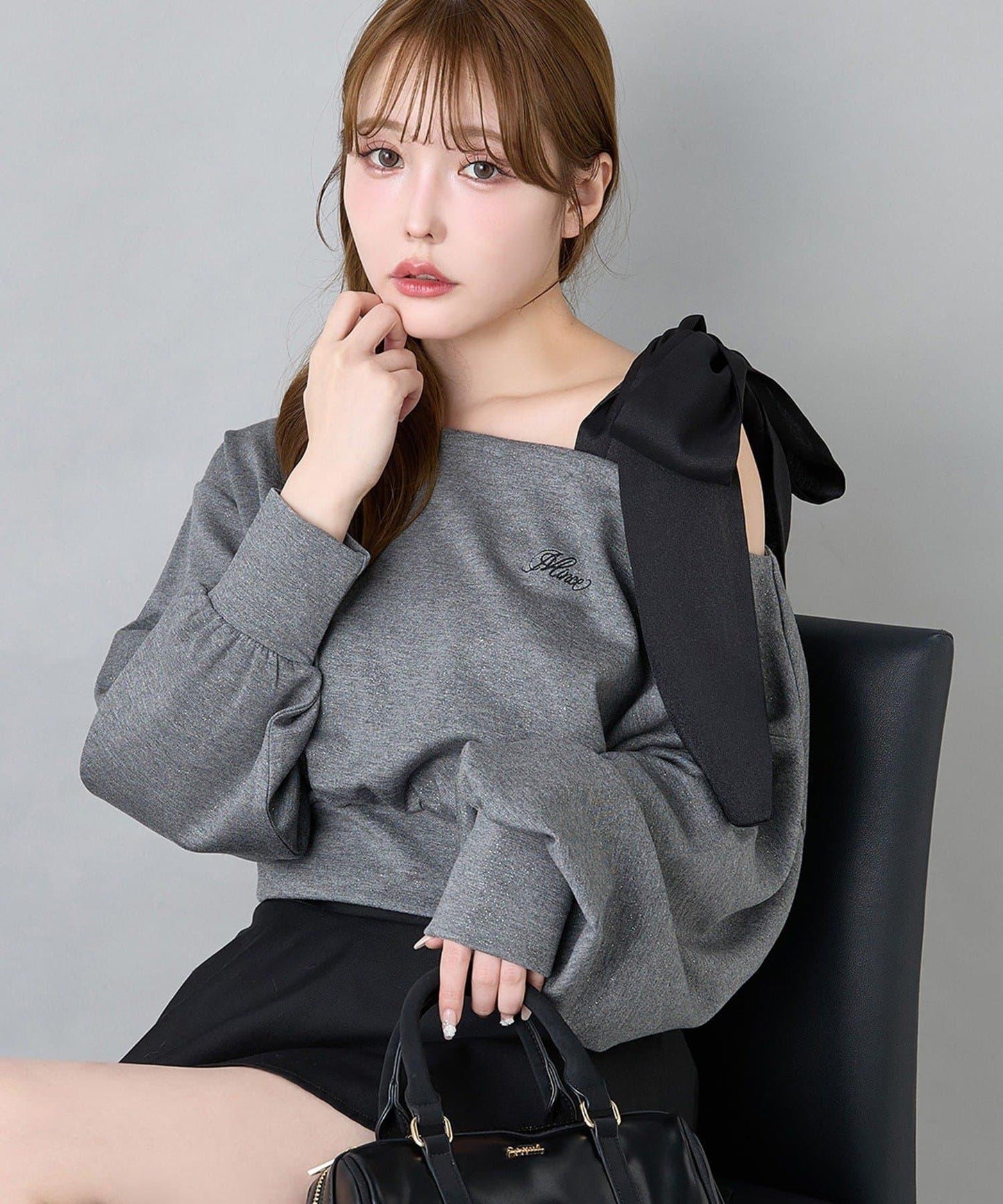 肩部蝴蝶結上衣