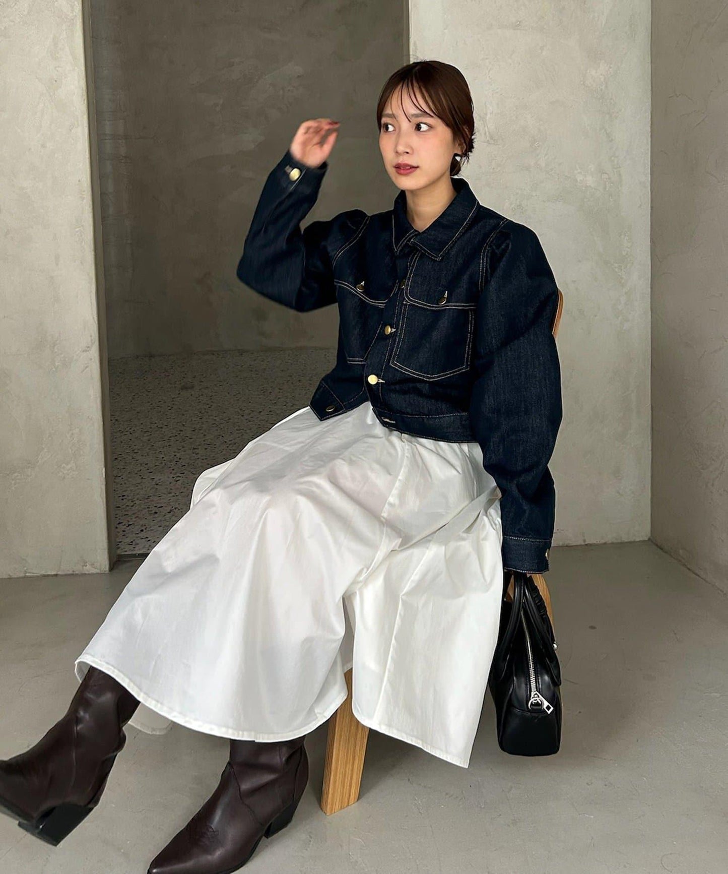 金色紐扣牛仔泡泡袖夾克