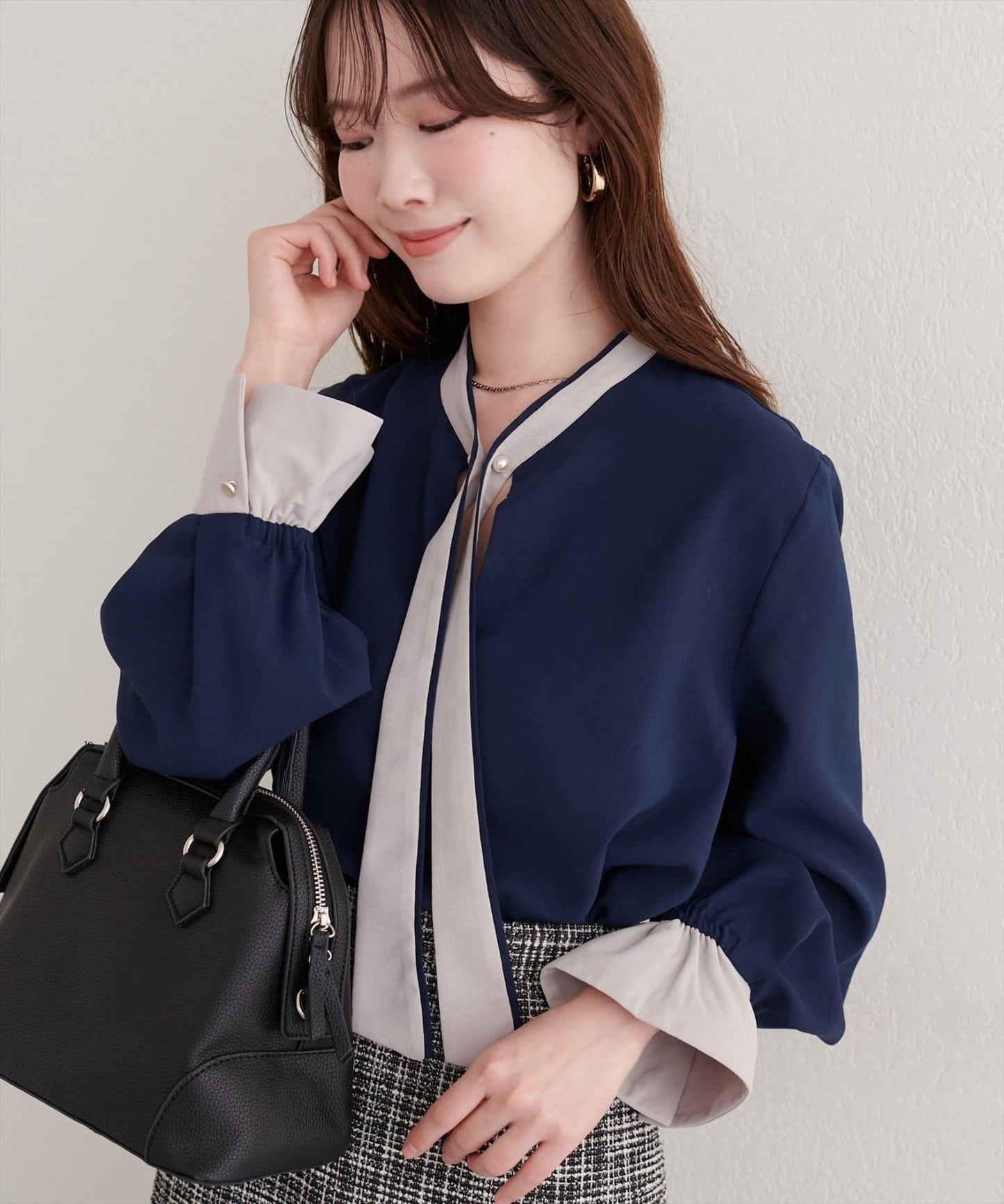 拼色蝴蝶結珍珠扣襯衫