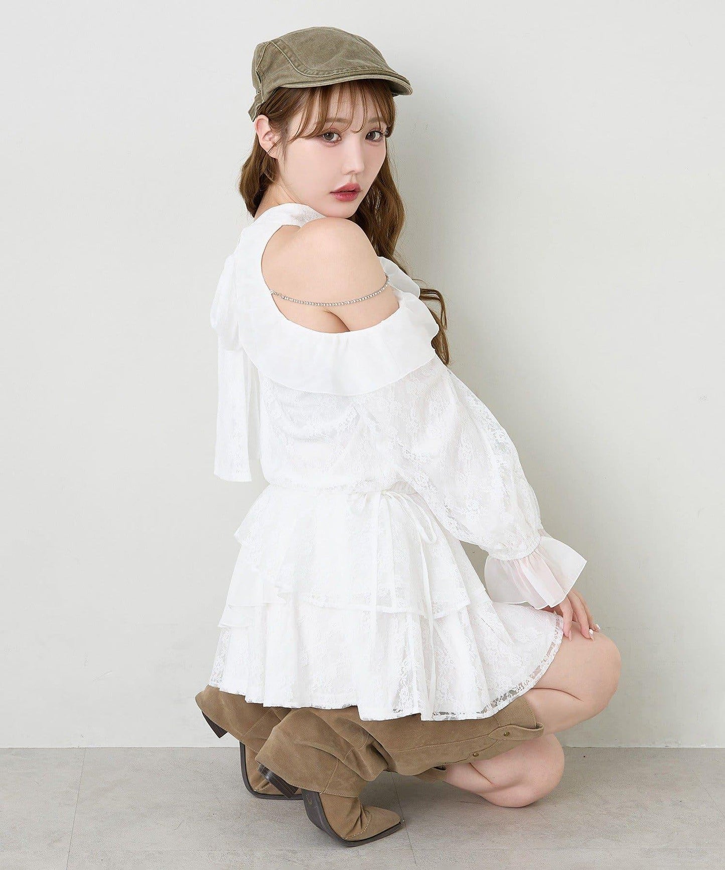 肩部珠飾無袖背心長款上衣