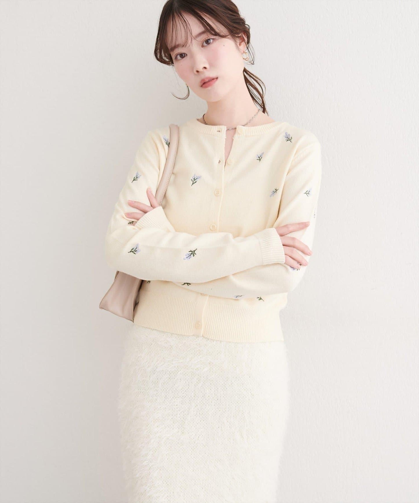 PBT花卉刺繡短款開衫