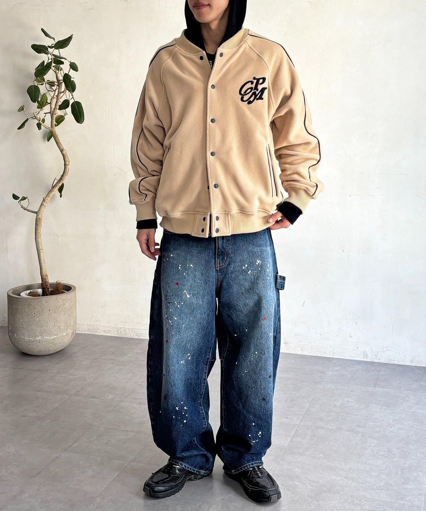 背面花卉圖案羊羔絨棒球夾克