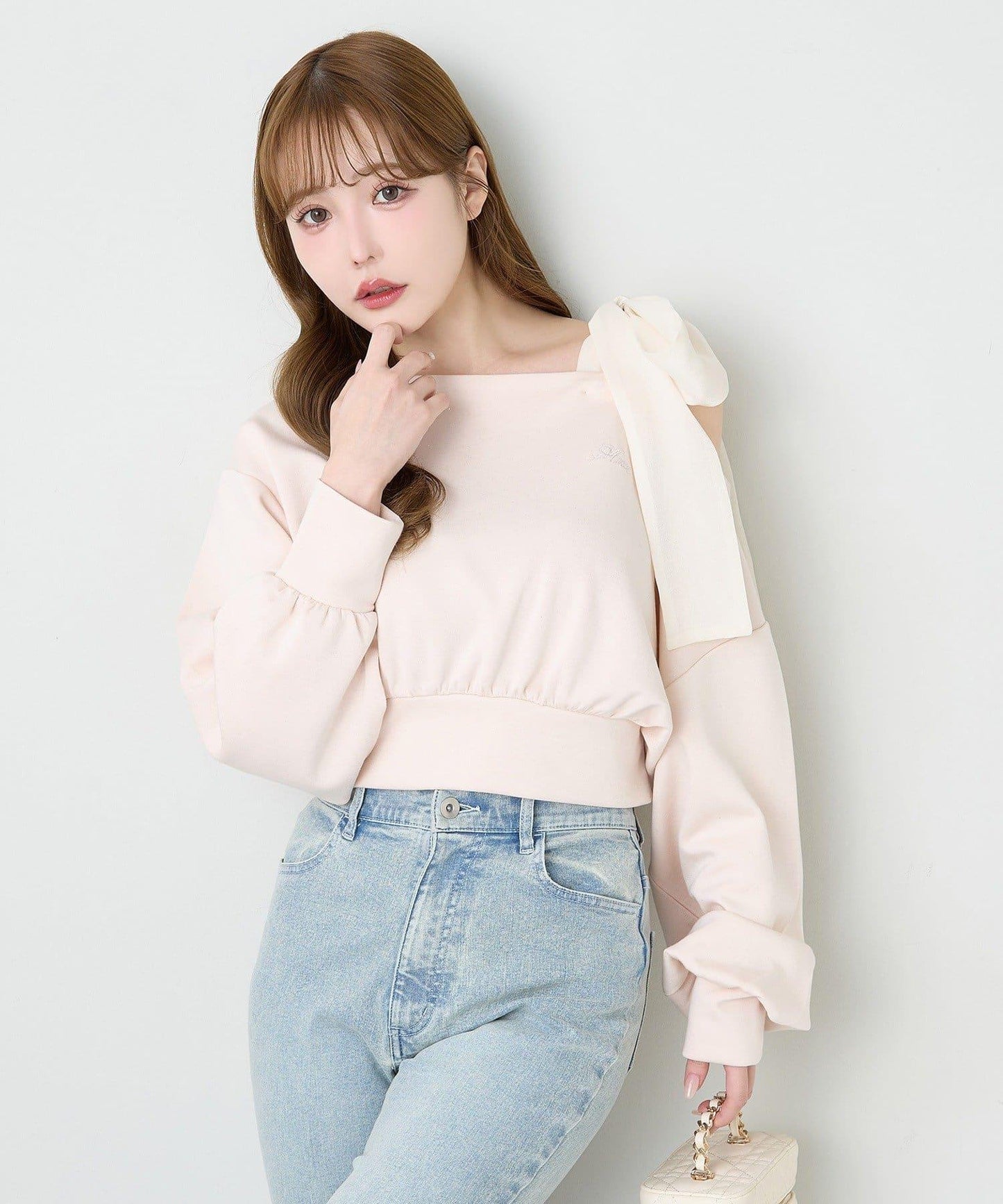 肩部蝴蝶結上衣