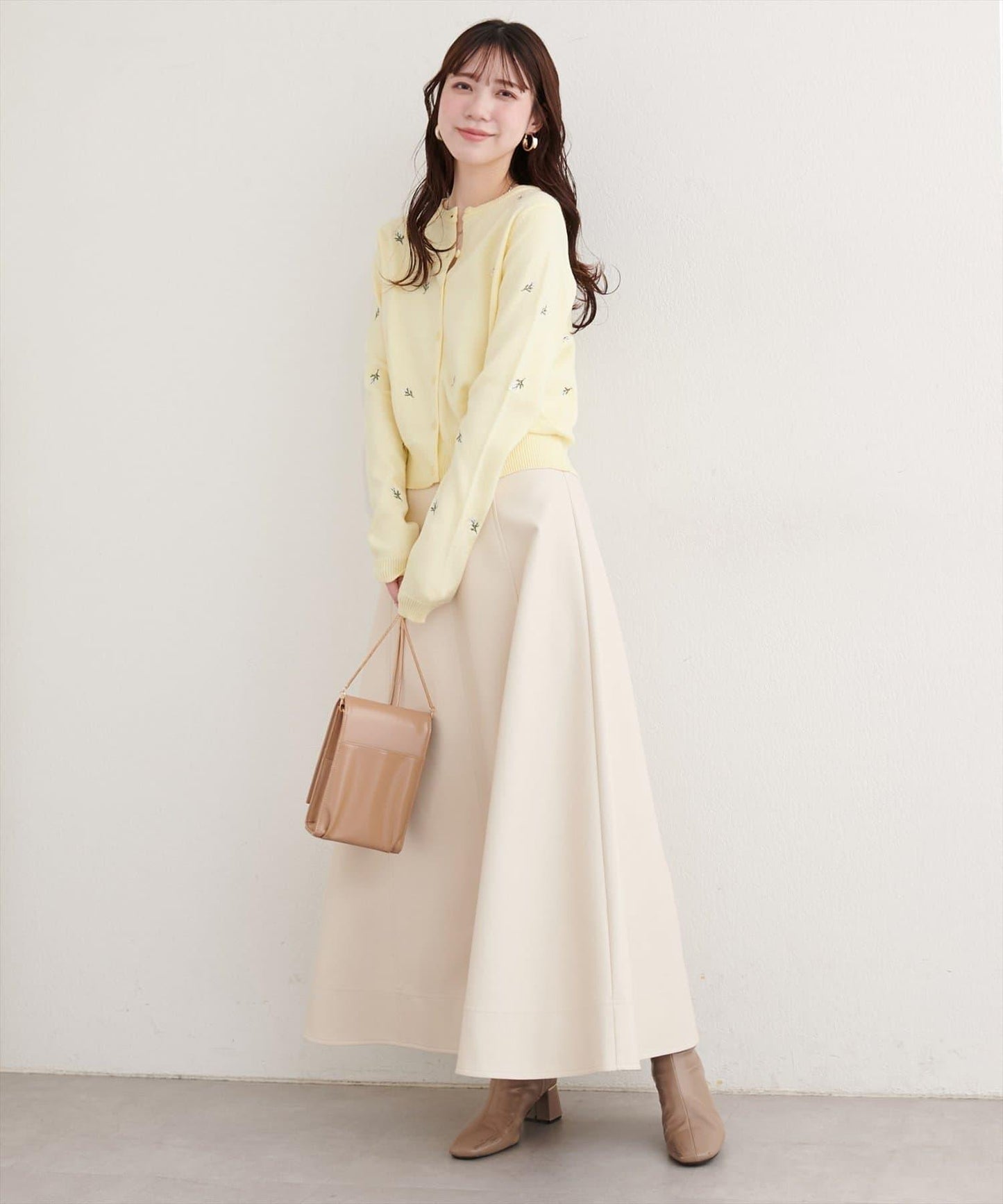 PBT花卉刺繡短款開衫