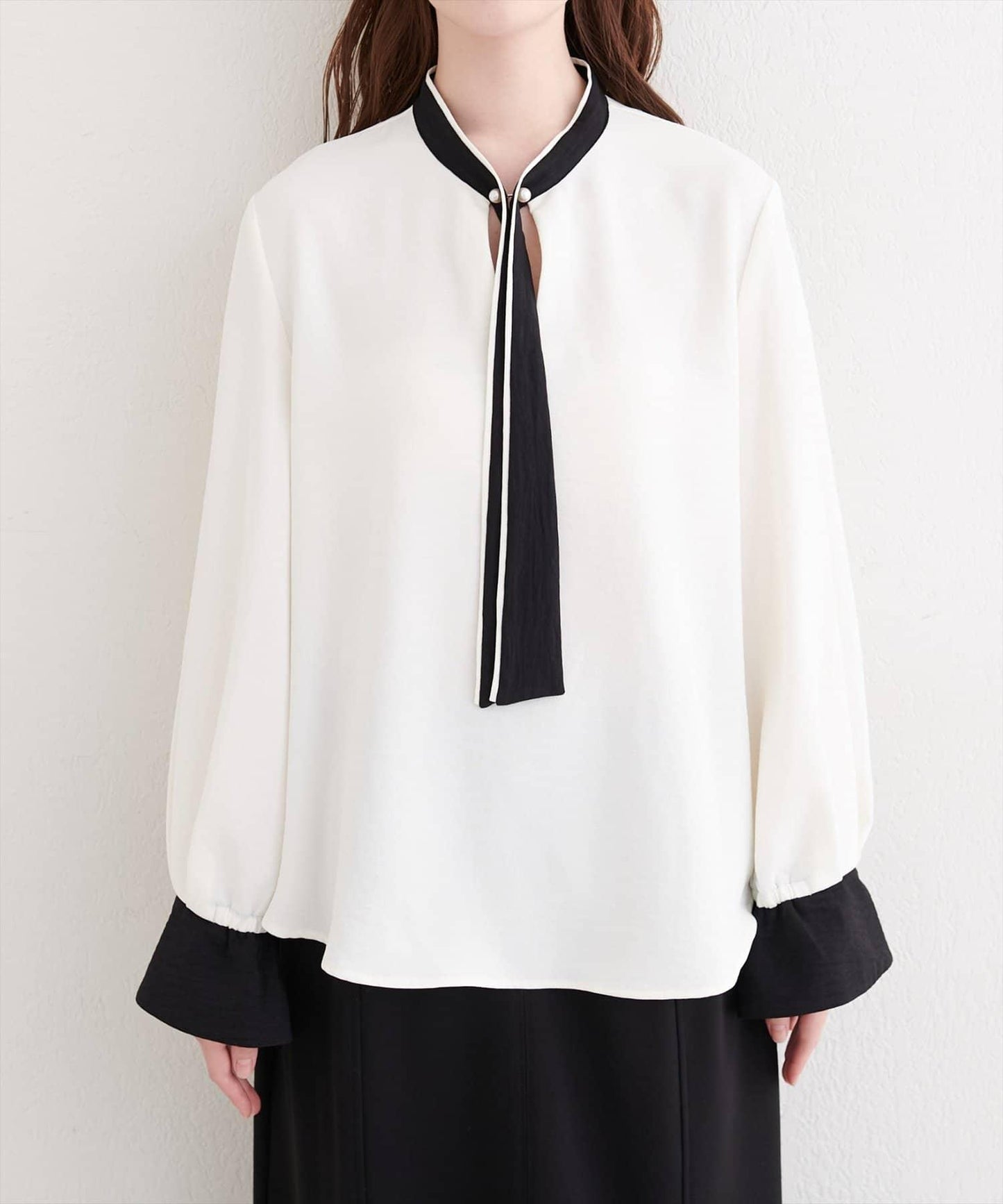 拼色蝴蝶結珍珠扣襯衫