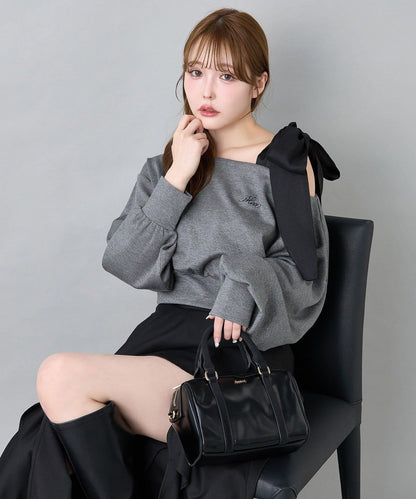 肩部蝴蝶結上衣