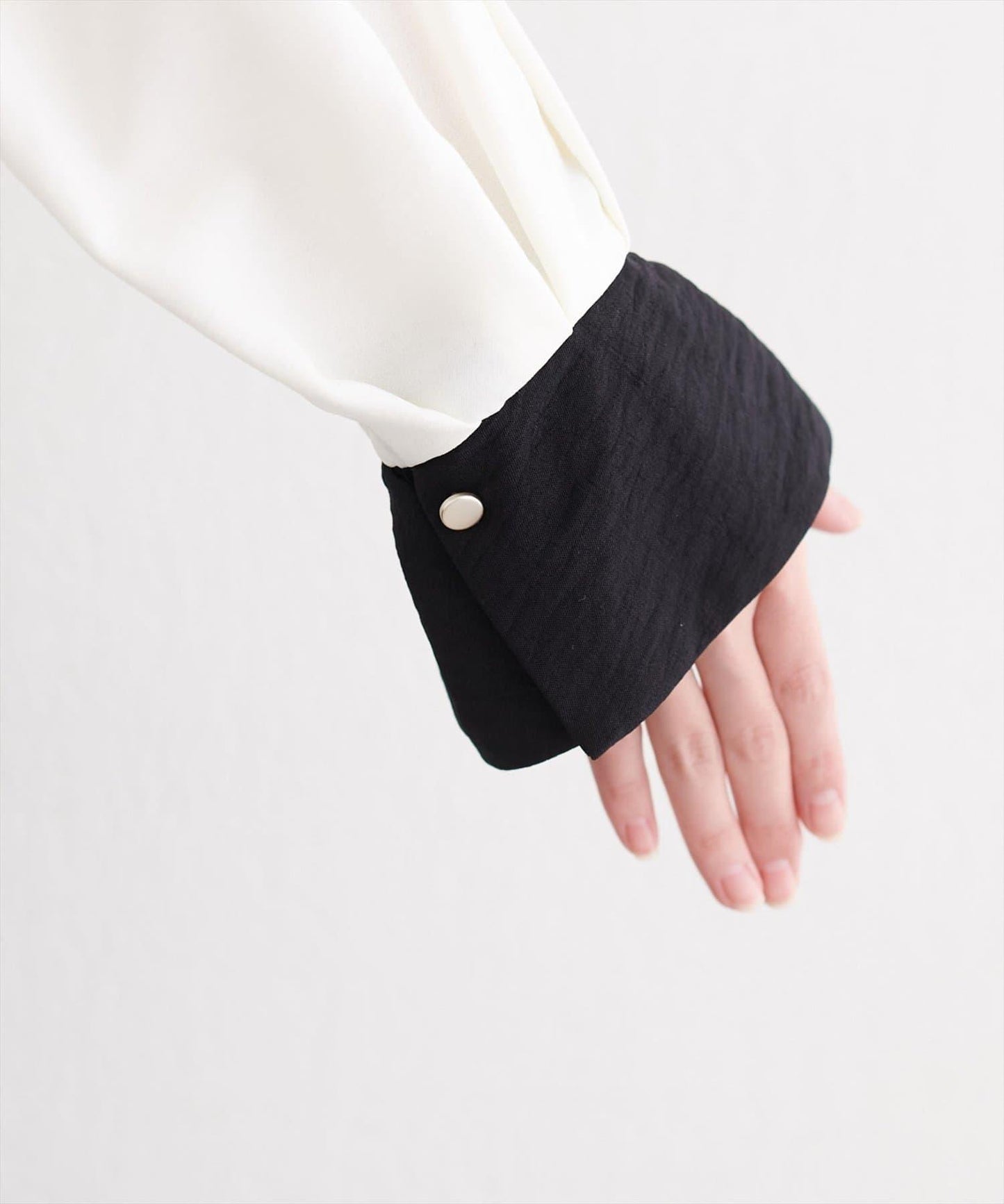 拼色蝴蝶結珍珠扣襯衫