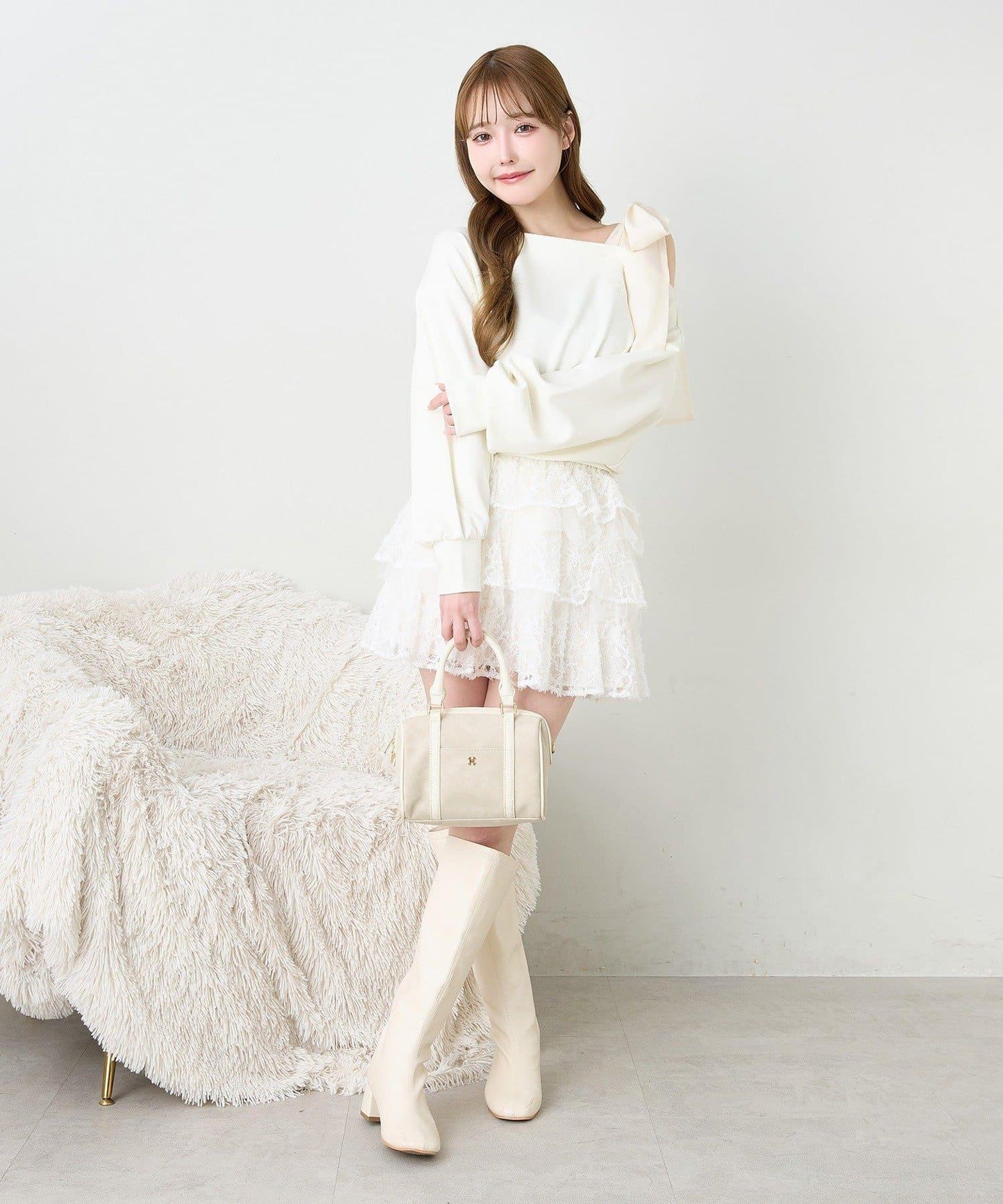 肩部蝴蝶結上衣