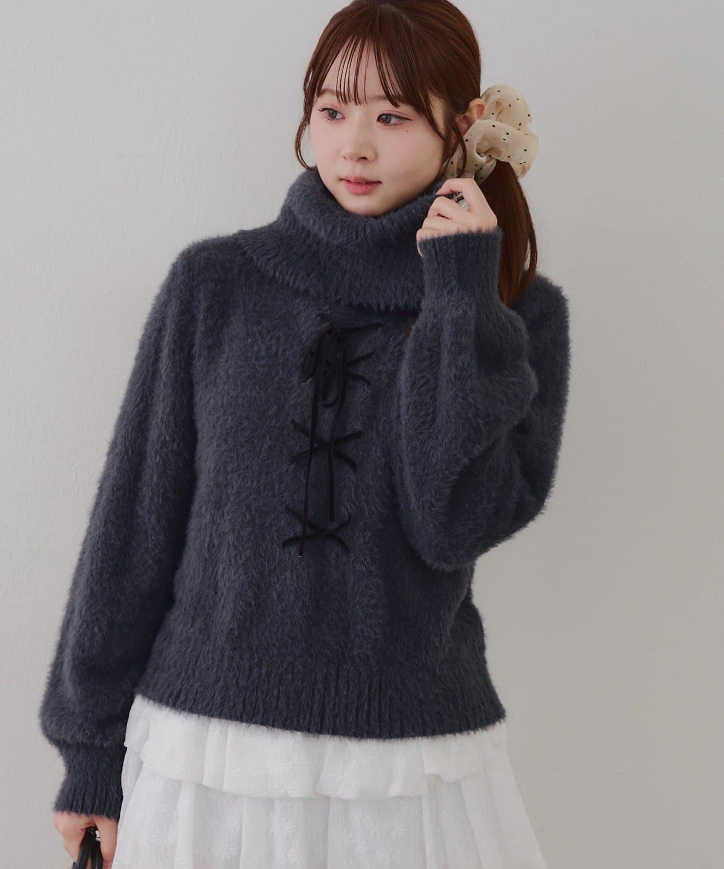 羽毛蕾絲繫帶套頭衫