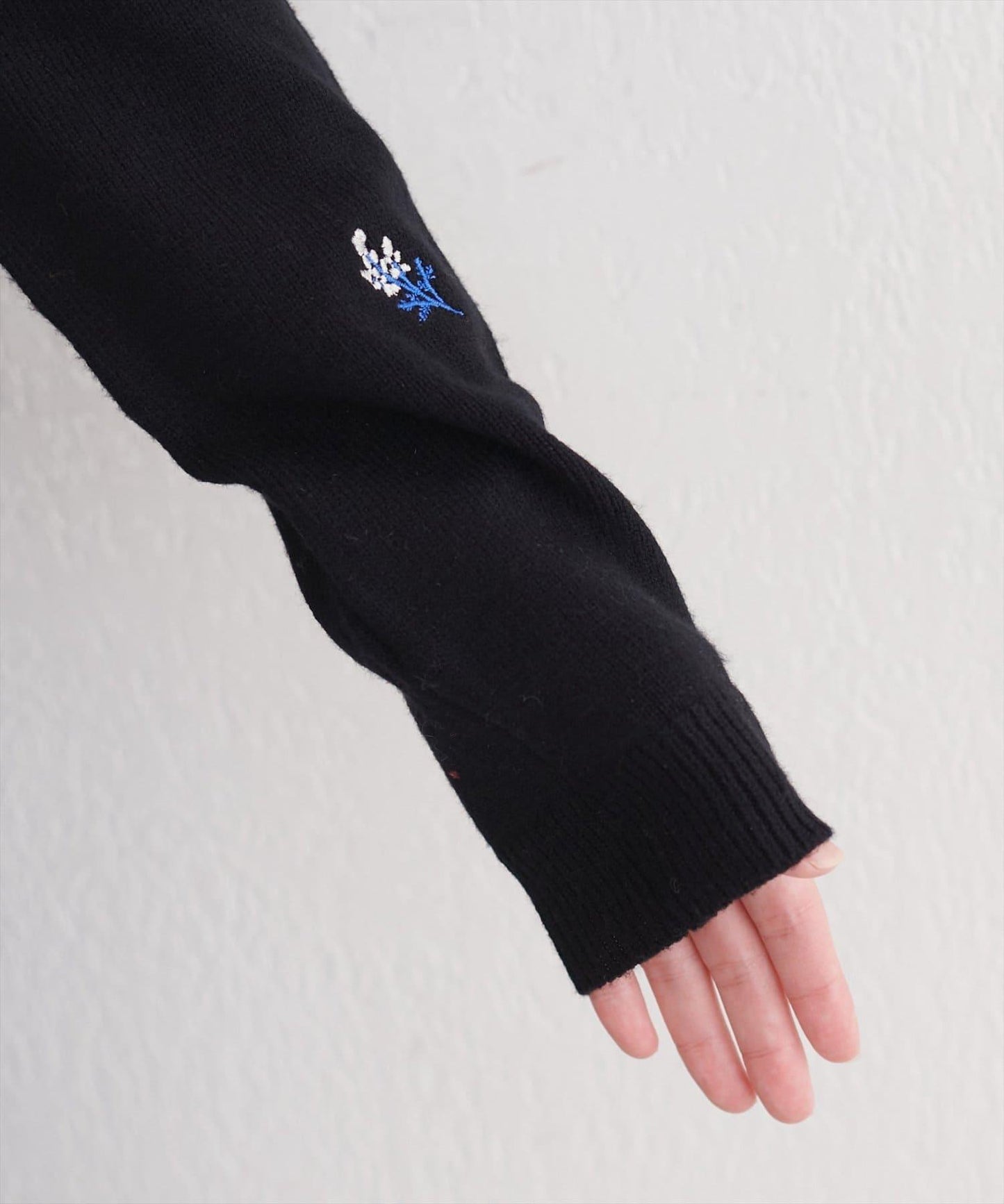 PBT花卉刺繡短款開衫