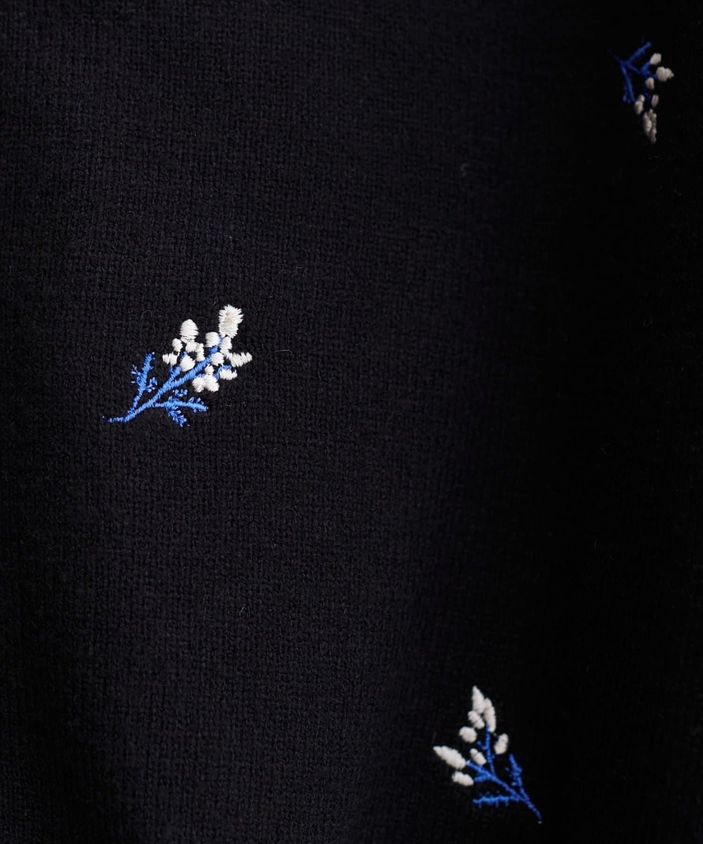 PBT花卉刺繡短款開衫