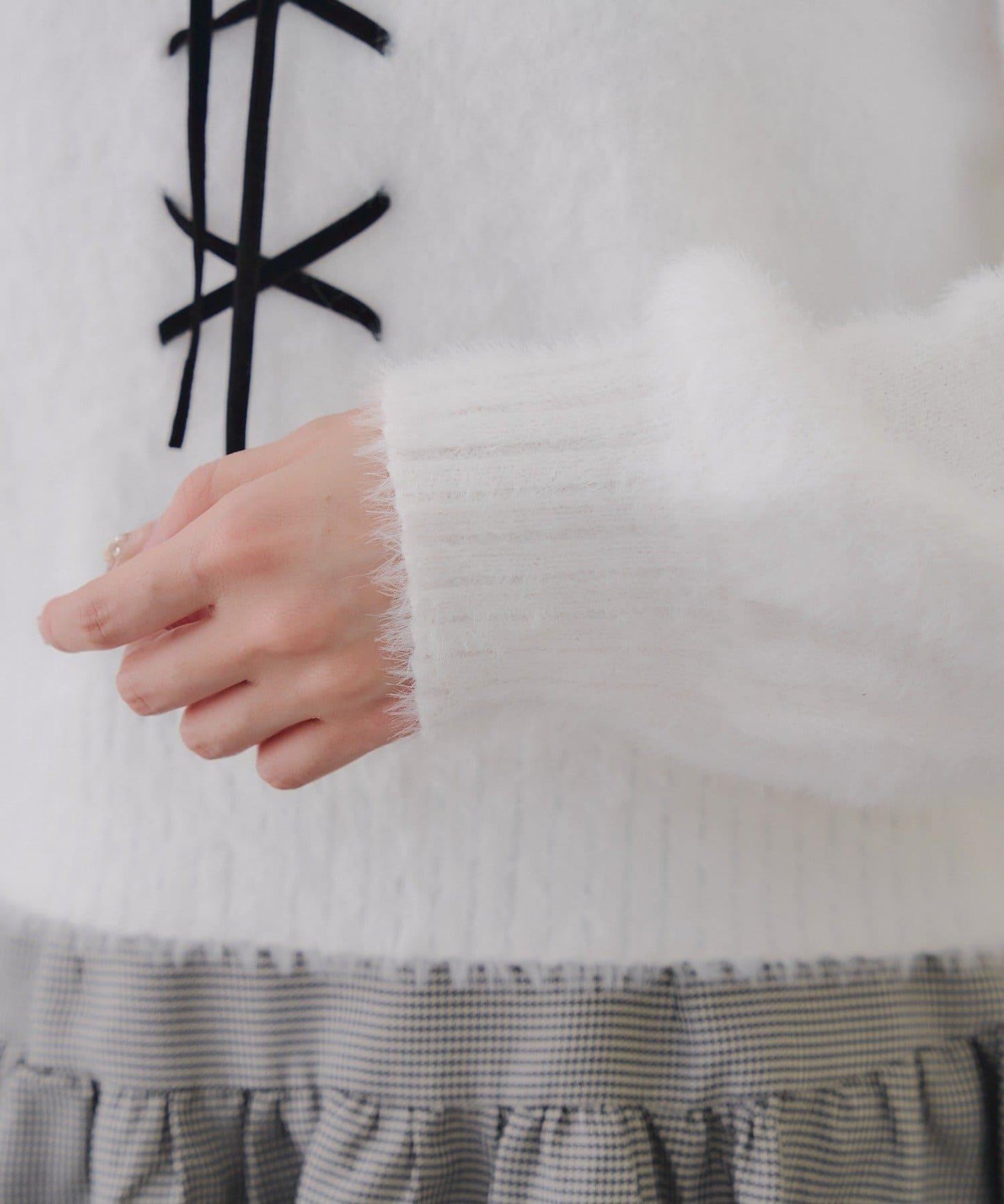 羽毛蕾絲繫帶套頭衫