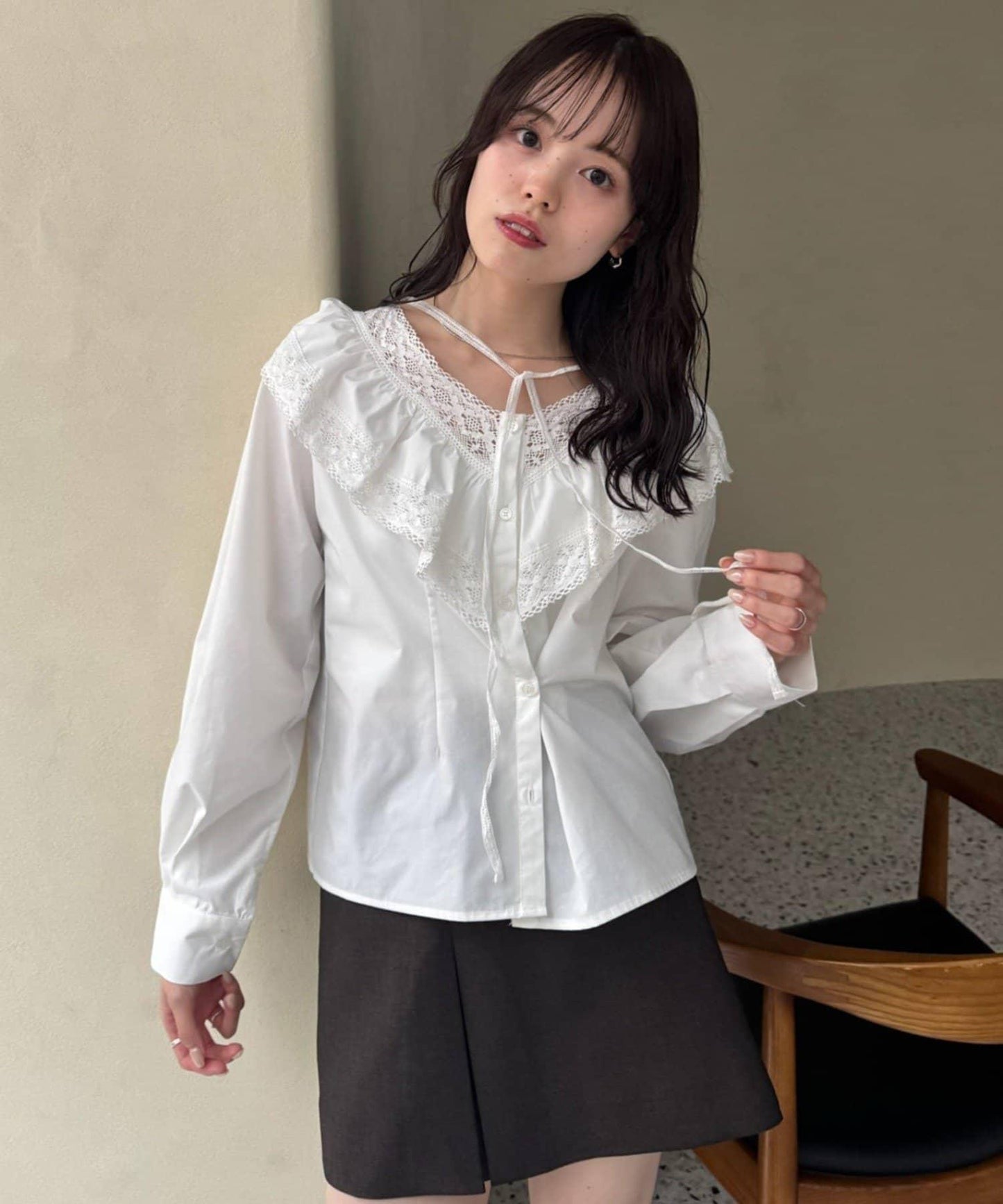 【@lily.s_y企畫】V型荷葉邊襯衫