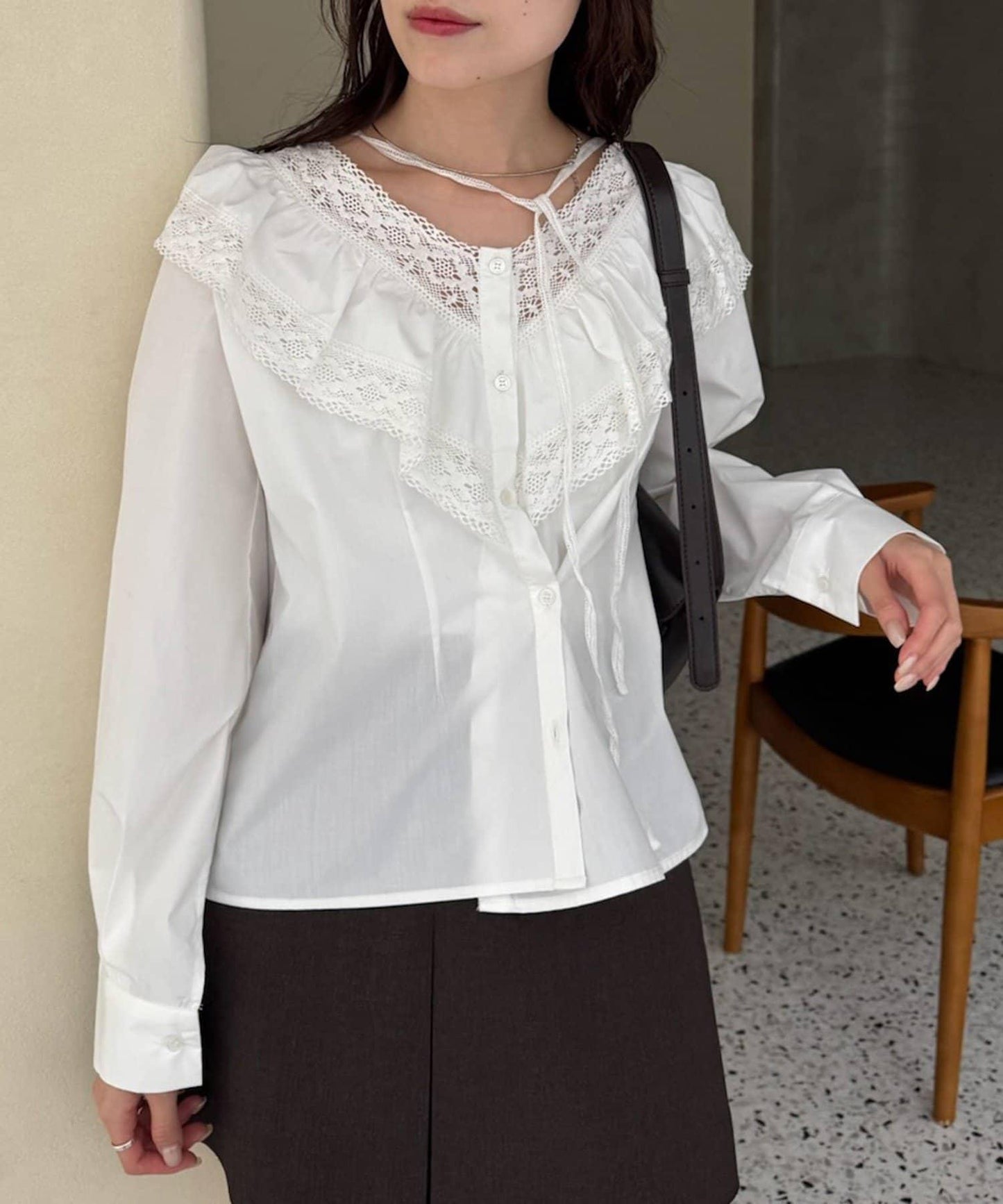 【@lily.s_y企畫】V型荷葉邊襯衫