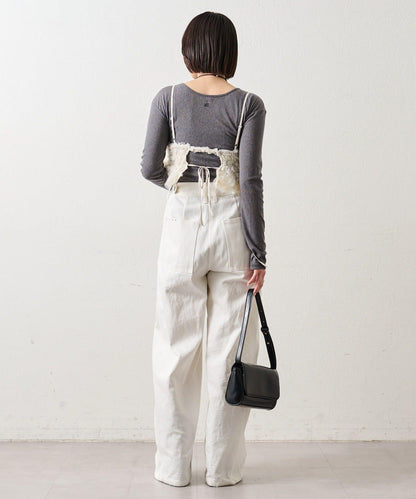 背部設計薄紗吊帶上衣