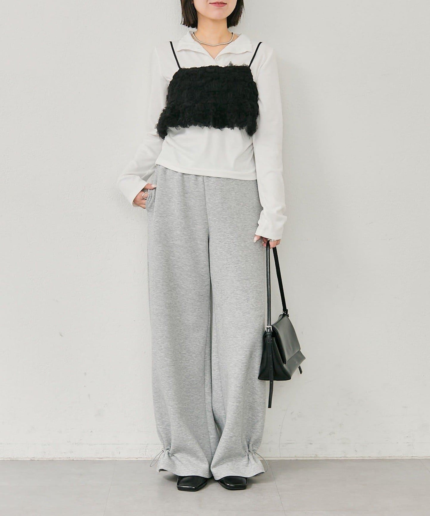 背部設計薄紗吊帶上衣