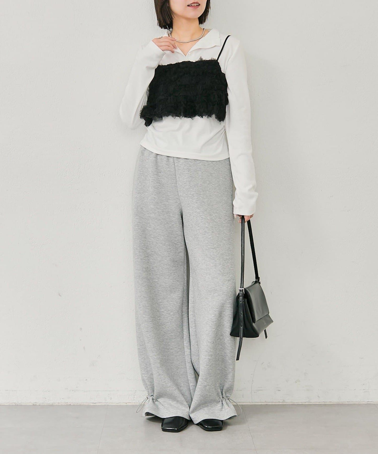 背部設計薄紗吊帶上衣