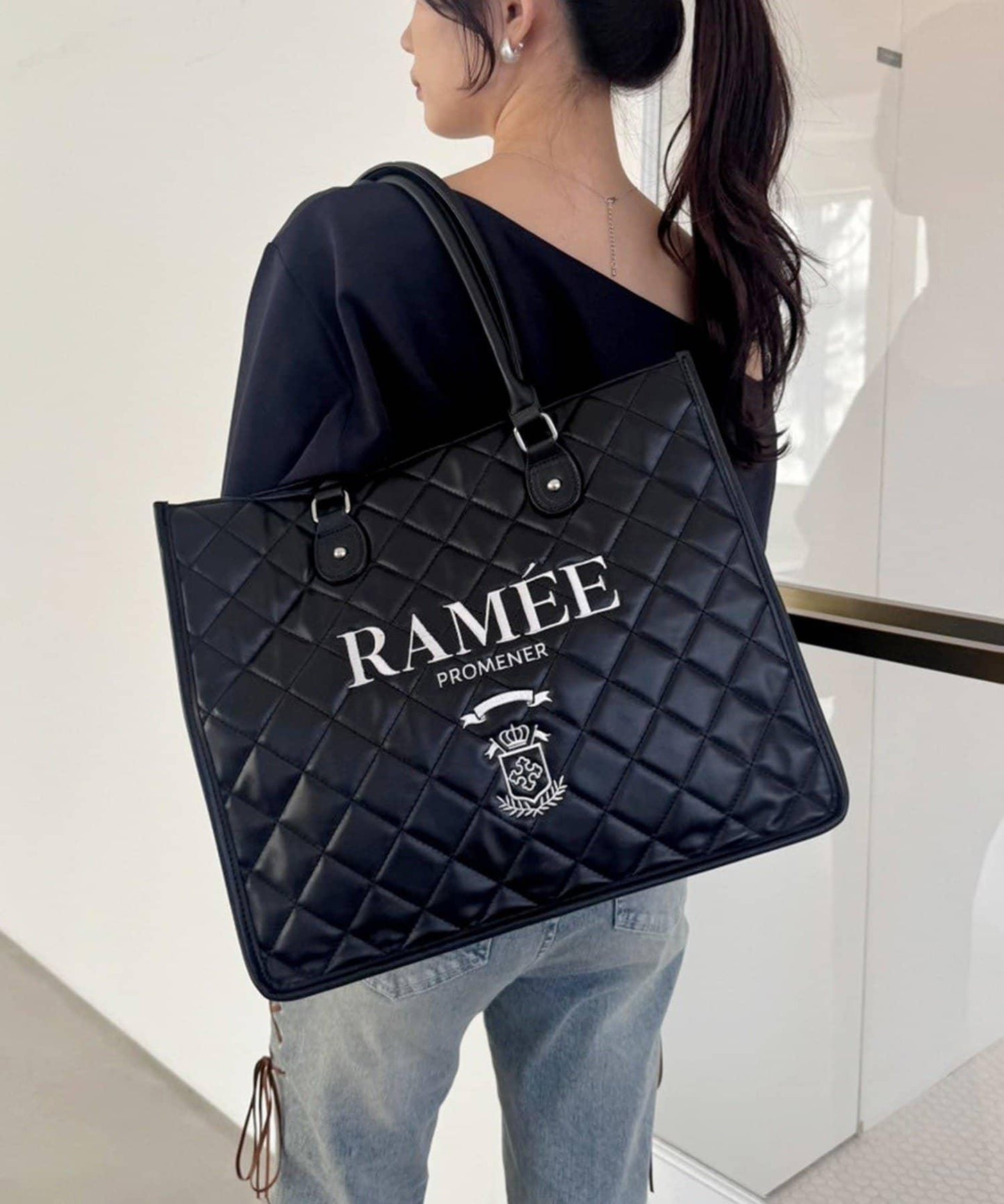 【復刻】帶有標誌刺繡的絎縫托特包