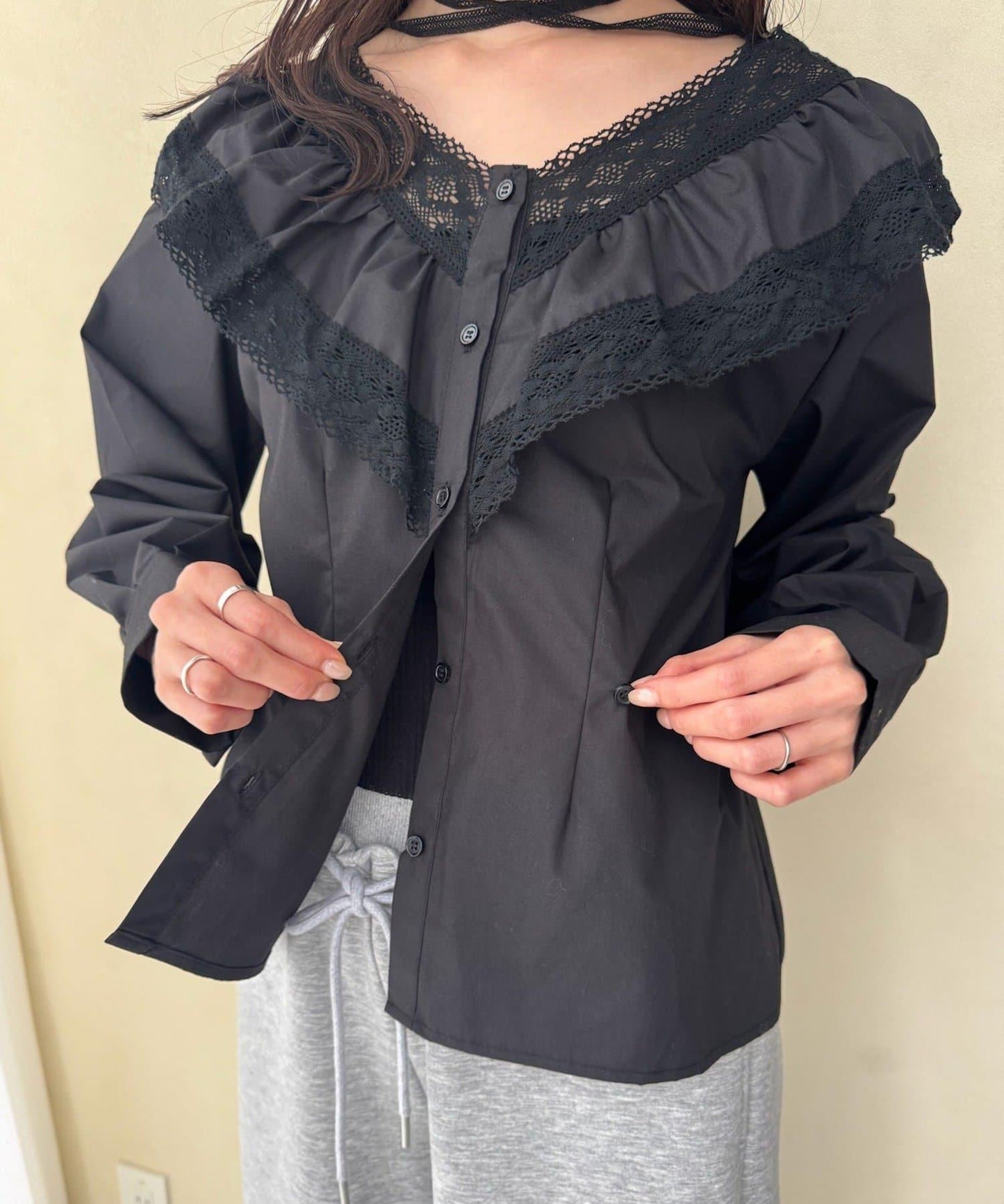 【@lily.s_y企畫】V型荷葉邊襯衫