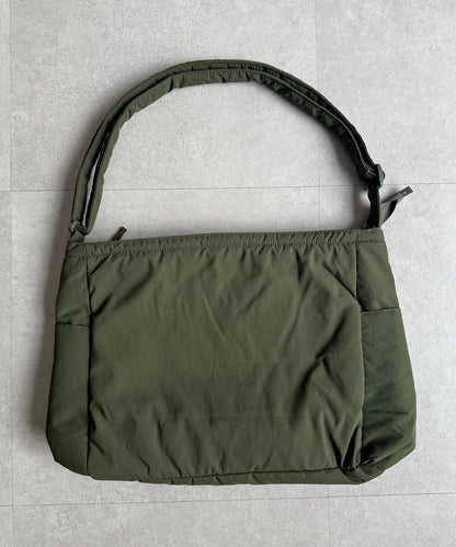 墊肩單肩包