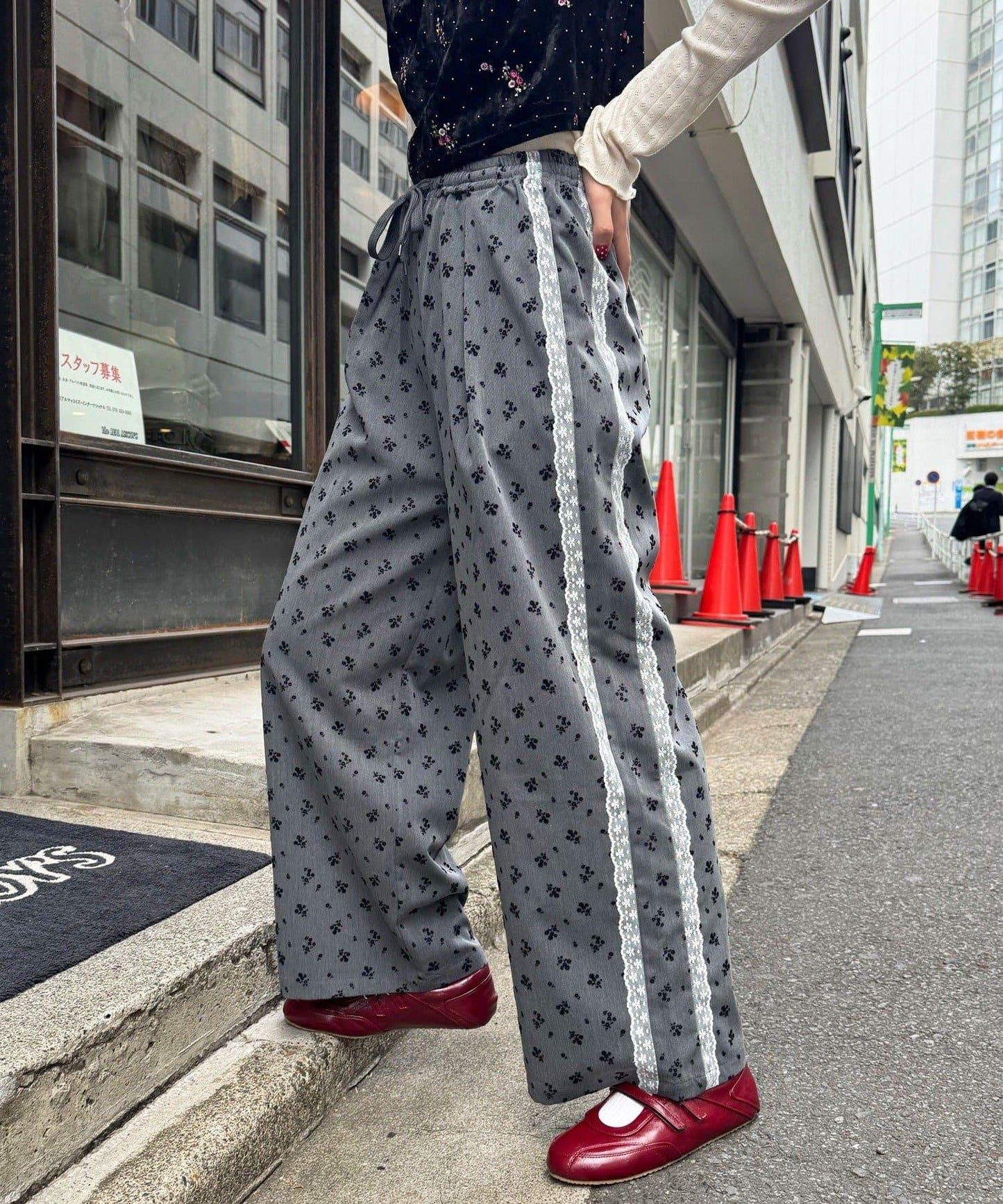 【neutral by ciaopanic】花卉圖案休閒褲