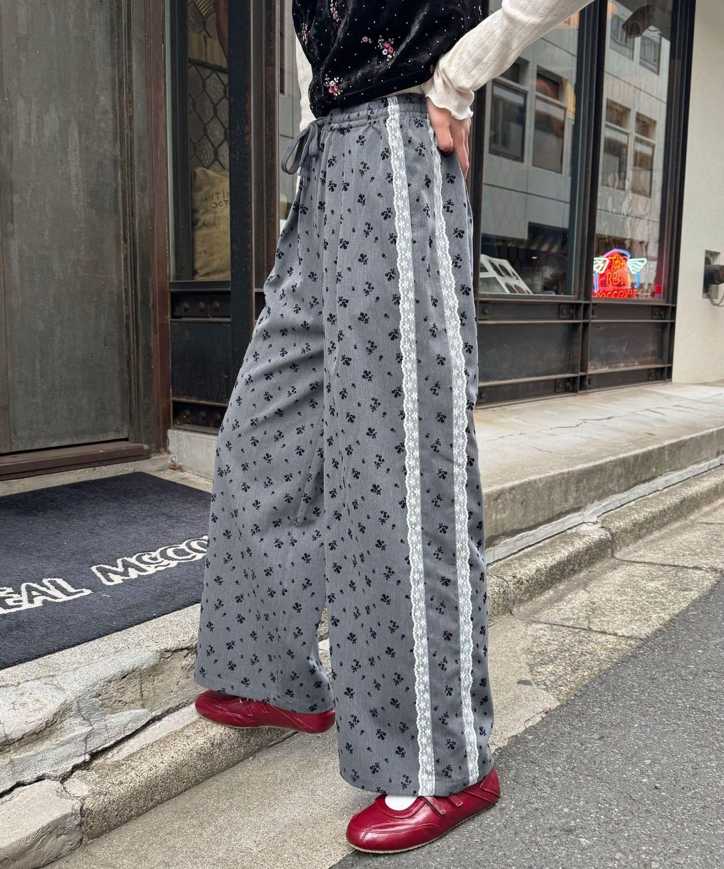 【neutral by ciaopanic】花卉圖案休閒褲