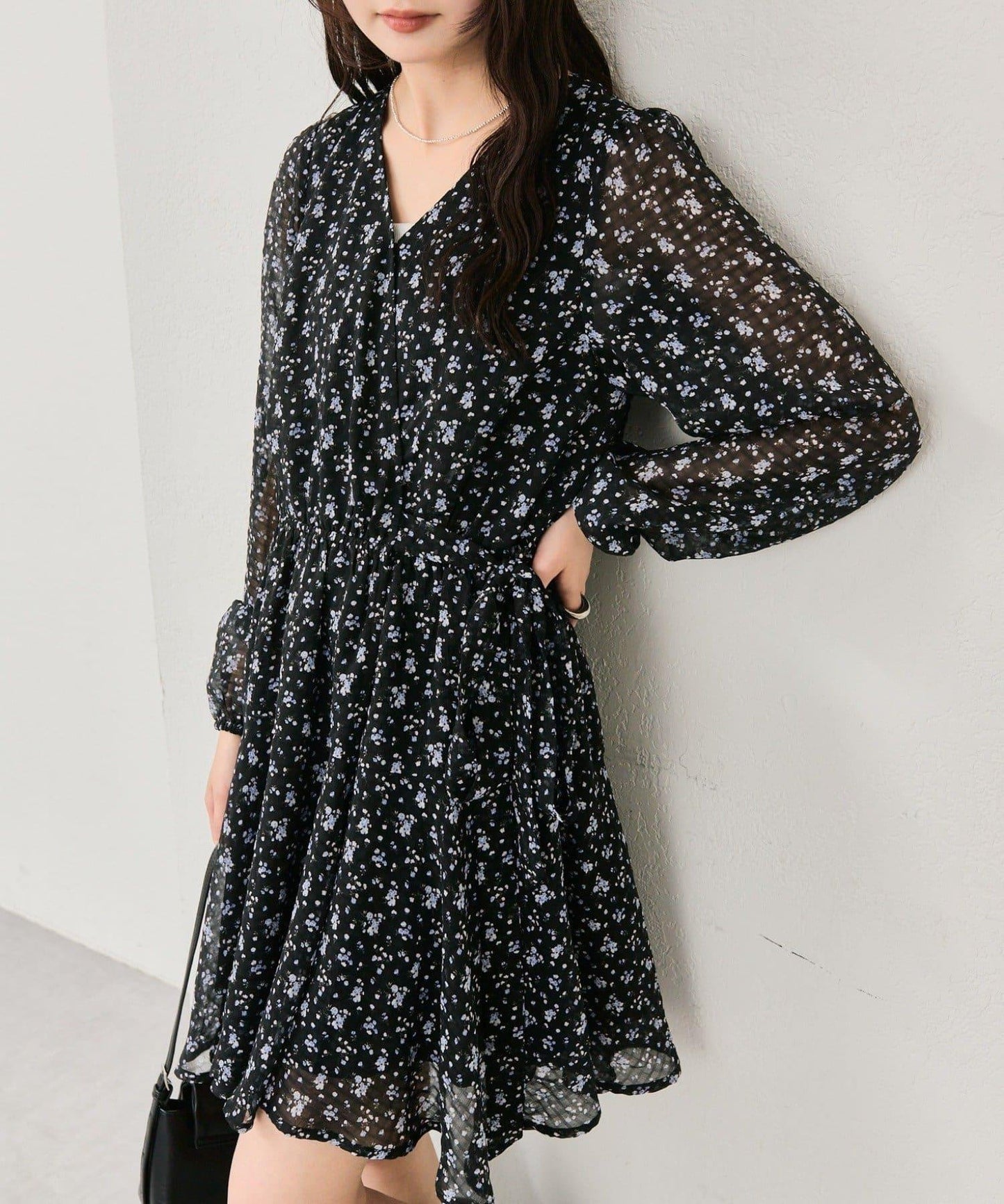 裹身花卉迷你連衣裙