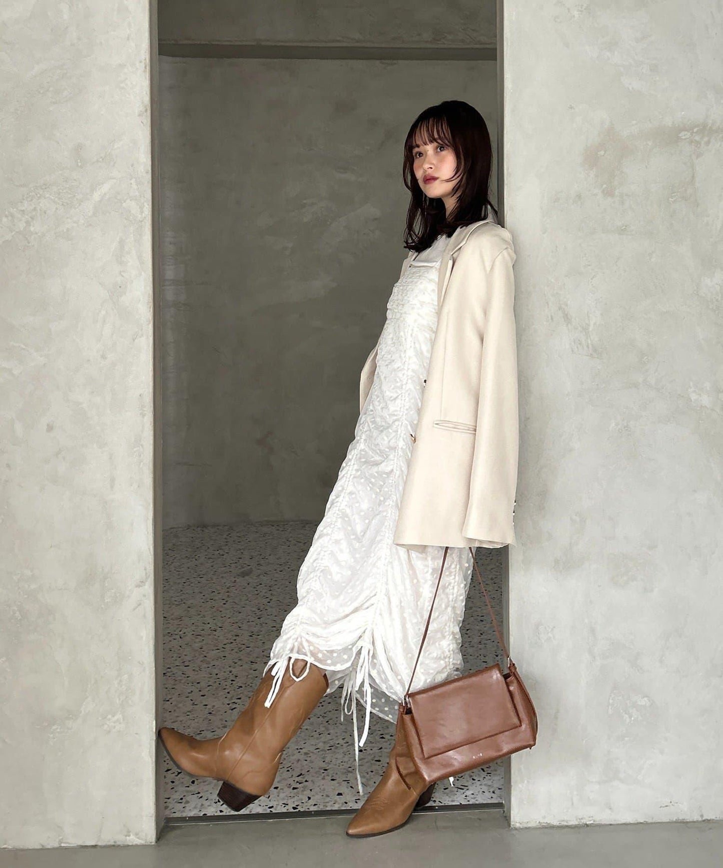 抽繩花卉吊帶連衣裙