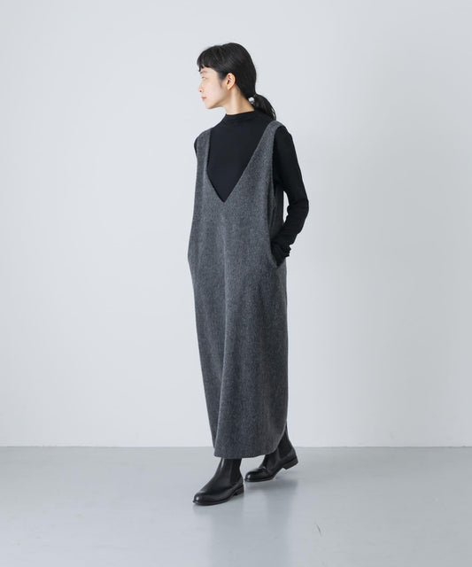 V領羊毛絨連衣裙