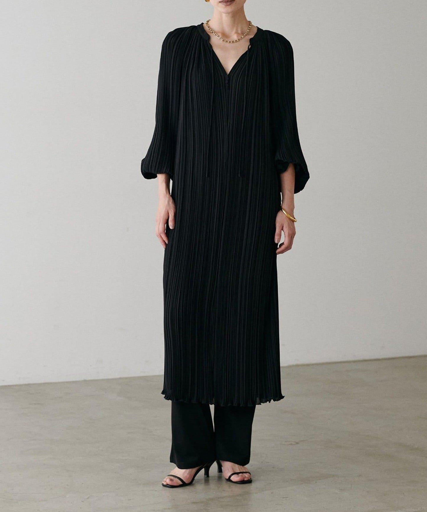 【LARUTA】百褶直筒連衣裙