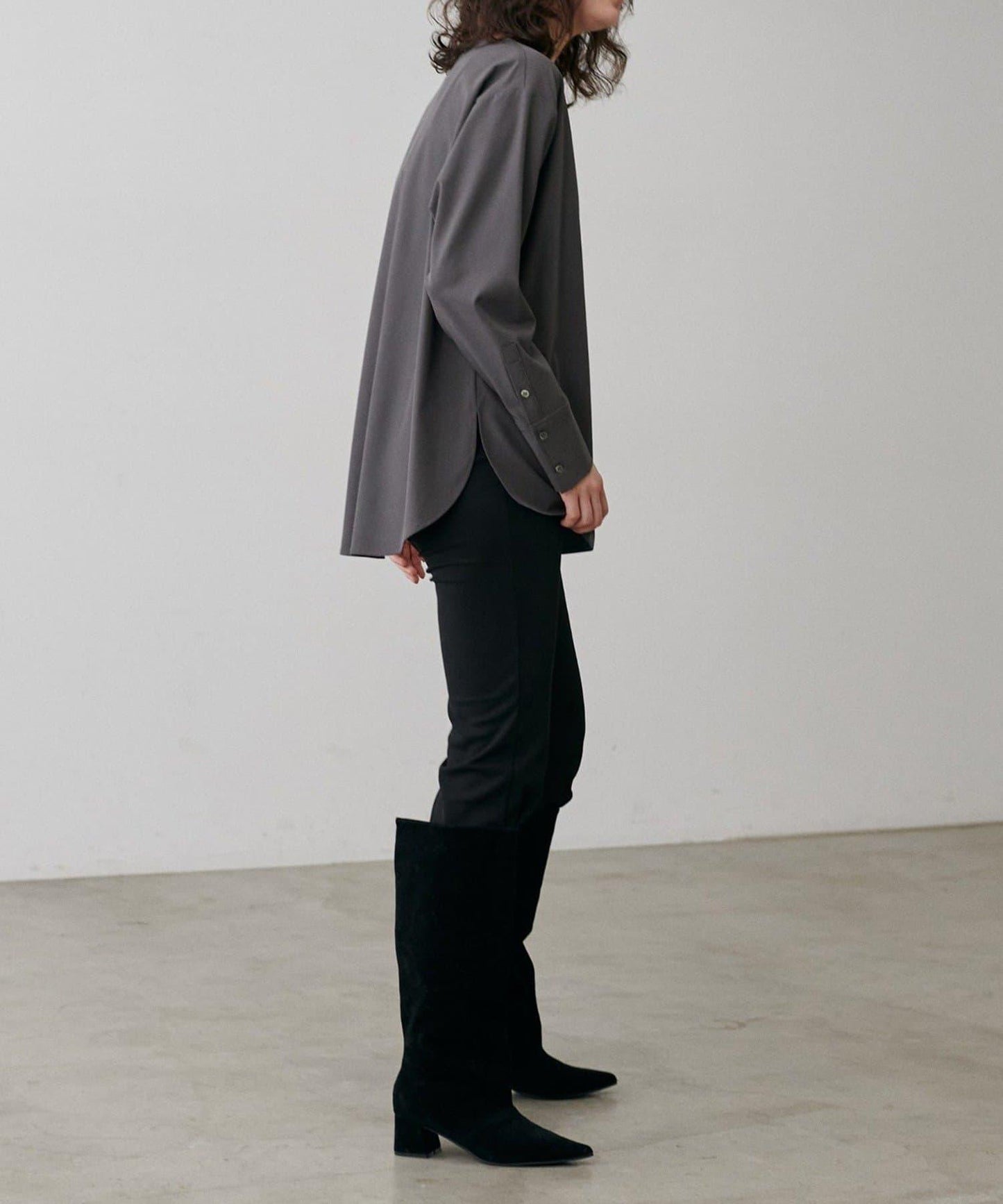 【LARUTA】寬幅PU混紡帶袖口套頭衫