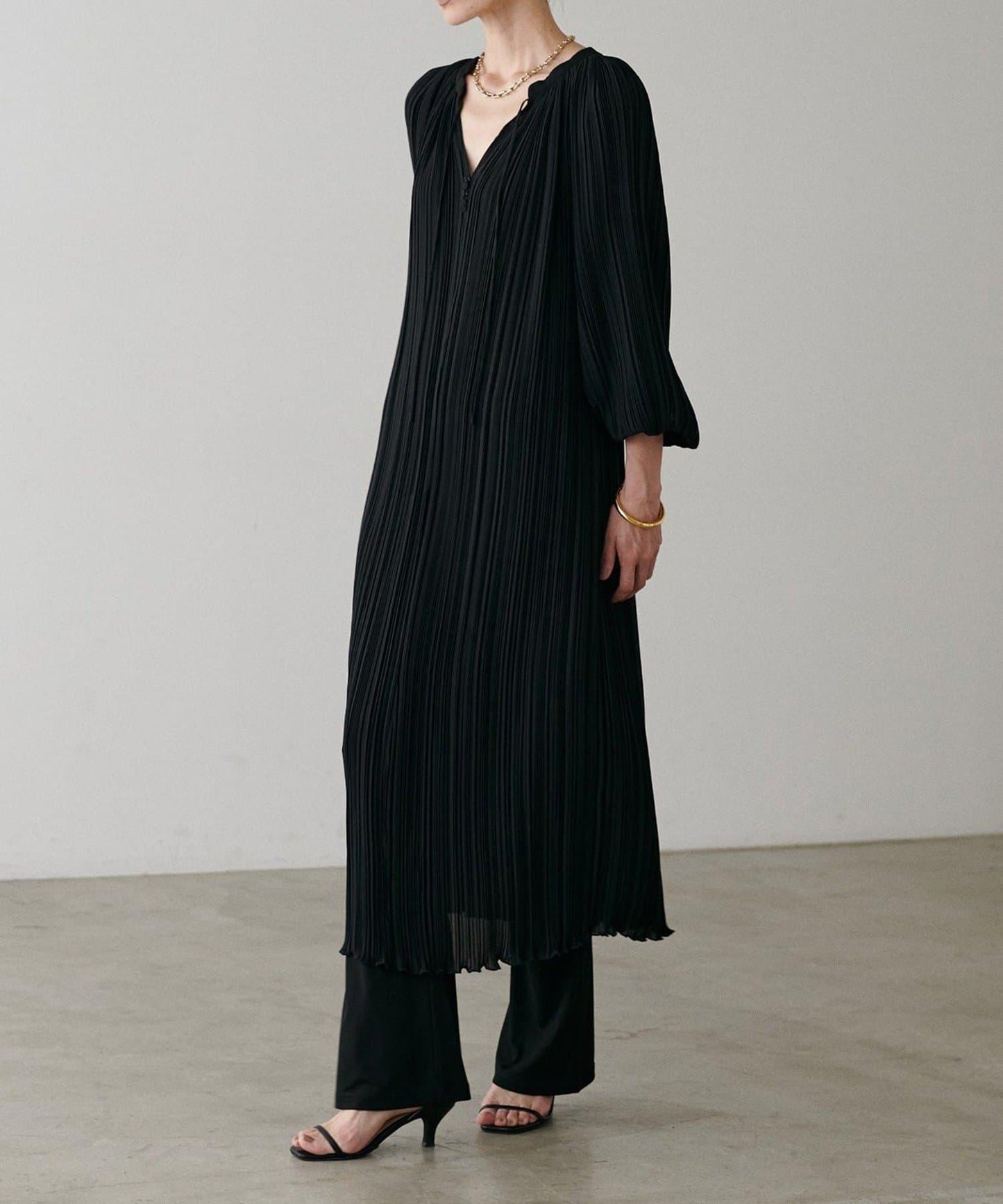 【LARUTA】百褶直筒連衣裙