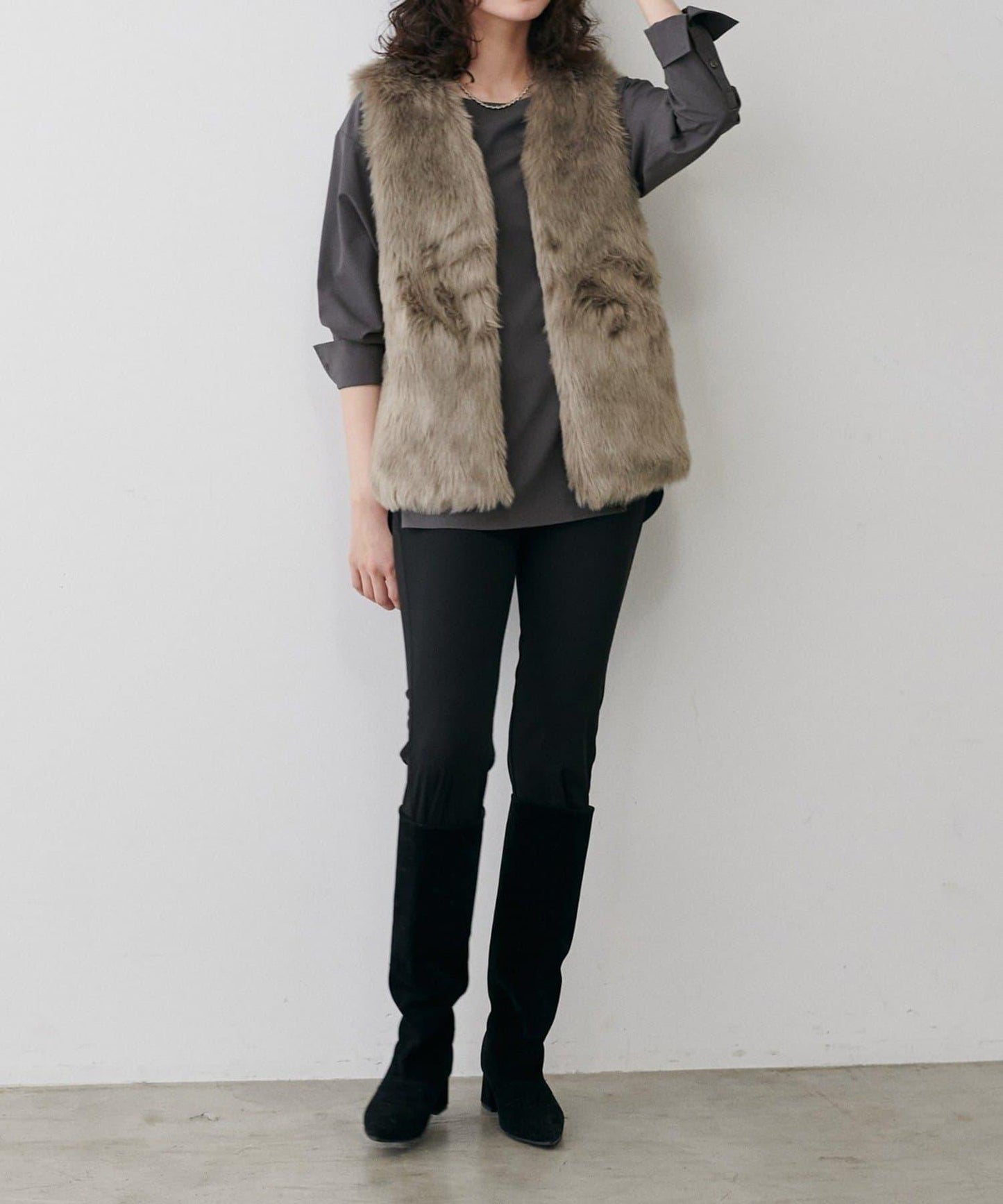 【LARUTA】寬幅PU混紡帶袖口套頭衫