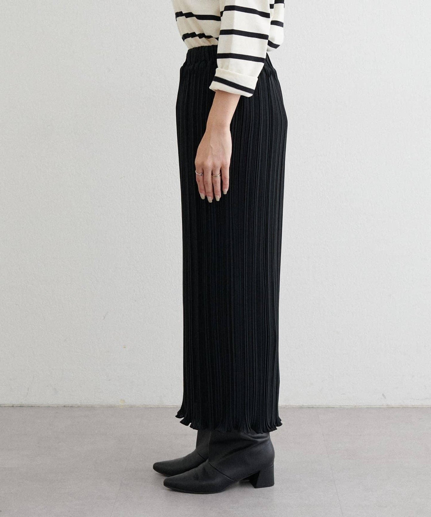 【LARUTA】百褶修身半身裙